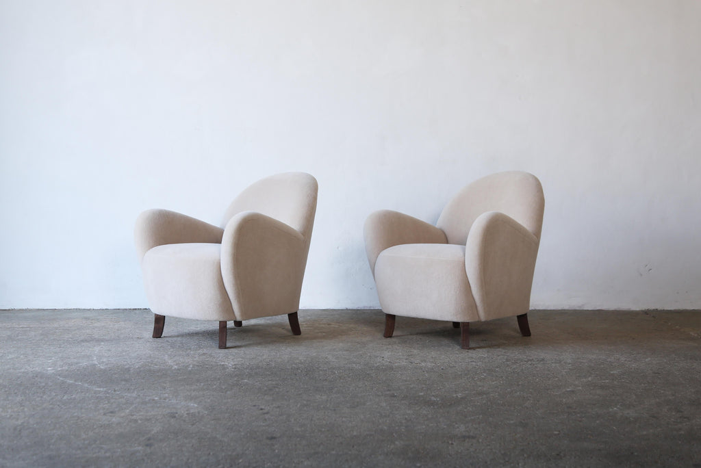 https://a.1stdibscdn.com/pair-of-petite-armchairs-upholstered-in-pure-alpaca-for-sale-picture-3/f_22593/f_404213921719851919635/Pair_Chairs_Alpaca_Stone_v2_6_24_1_master.jpg