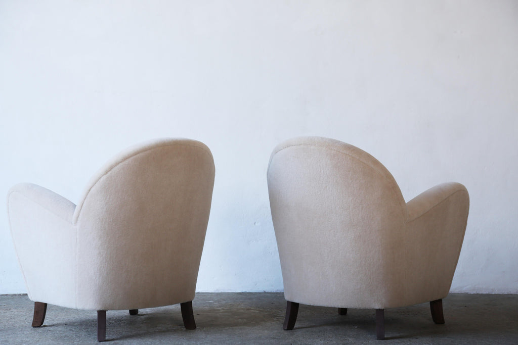 https://a.1stdibscdn.com/pair-of-petite-armchairs-upholstered-in-pure-alpaca-for-sale-picture-9/f_22593/f_404213921719851962990/Pair_Chairs_Alpaca_Stone_v2_6_24_9_master.jpg