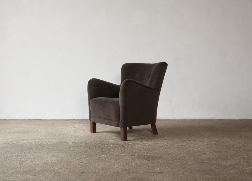 https://a.1stdibscdn.com/pair-of-armchairs-upholstered-in-pure-alpaca-for-sale-picture-11/f_22593/f_389792421711182016587/Pair_Danish_Style_Chairs_Taupe_Brown_Alpaca_3_24_10_master.jpg