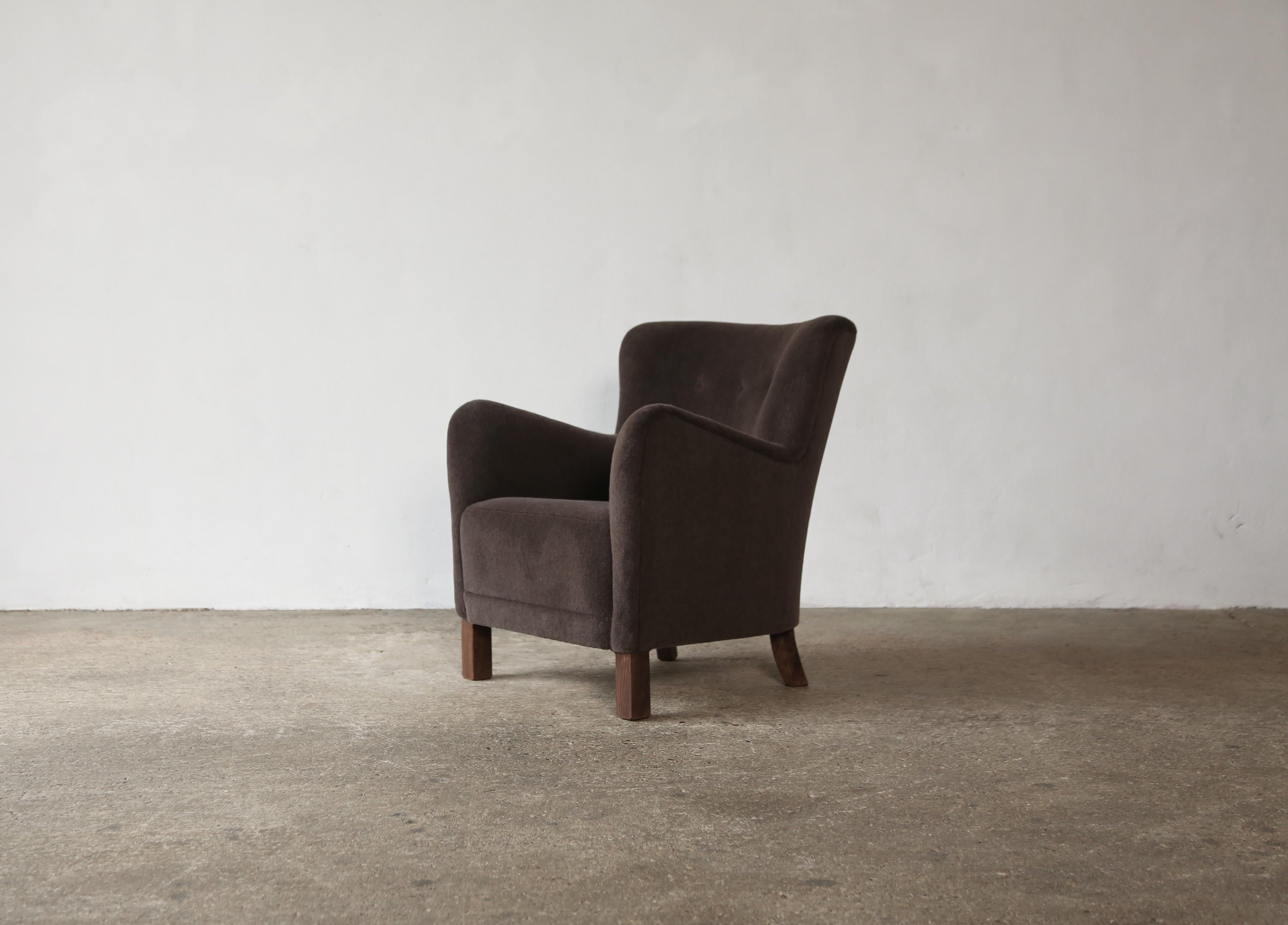 https://a.1stdibscdn.com/pair-of-armchairs-upholstered-in-pure-alpaca-for-sale-picture-11/f_22593/f_389792421711182016587/Pair_Danish_Style_Chairs_Taupe_Brown_Alpaca_3_24_10_master.jpg