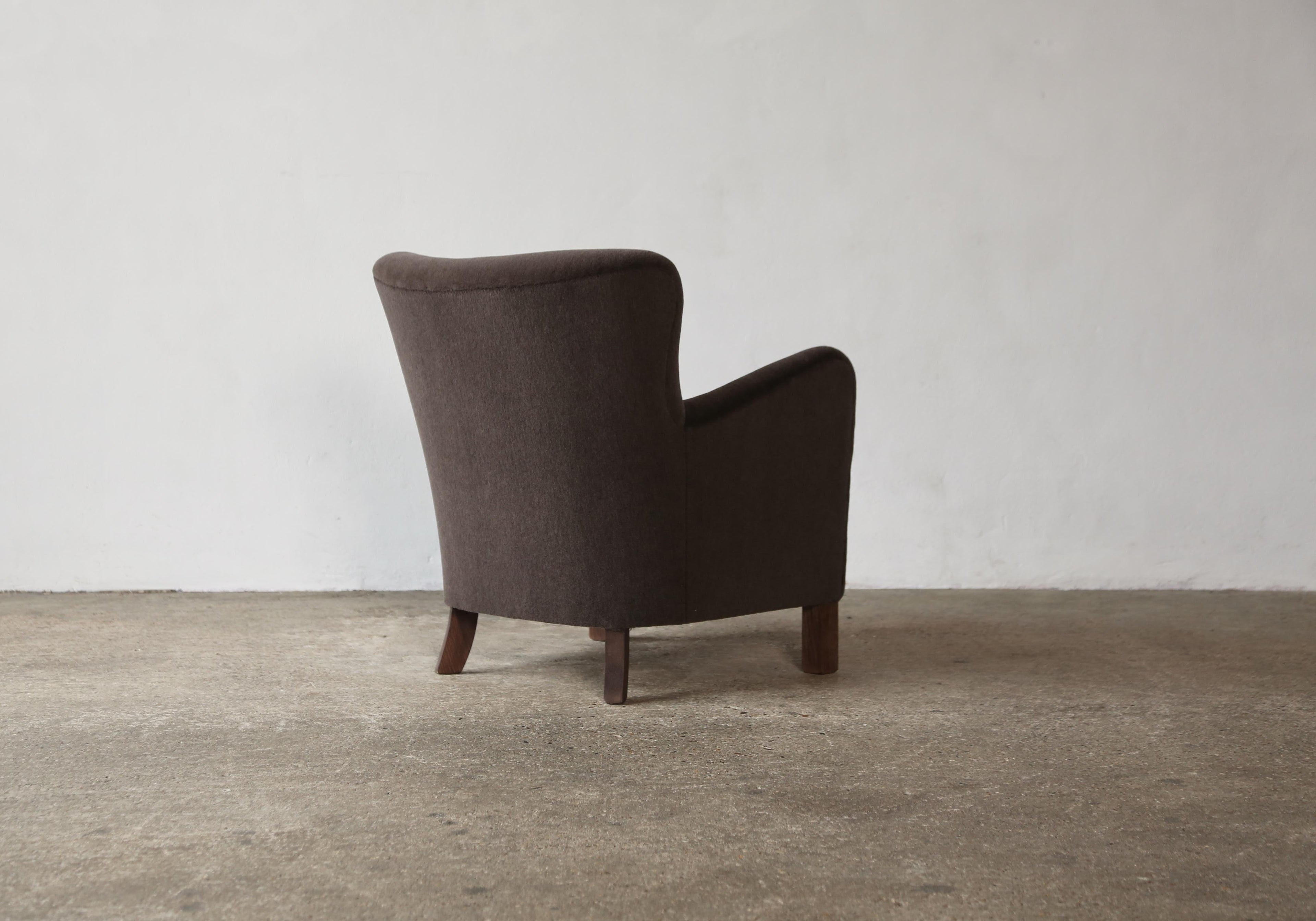 https://a.1stdibscdn.com/pair-of-armchairs-upholstered-in-pure-alpaca-for-sale-picture-15/f_22593/f_389792421711182025964/Pair_Danish_Style_Chairs_Taupe_Brown_Alpaca_3_24_14_master.jpg