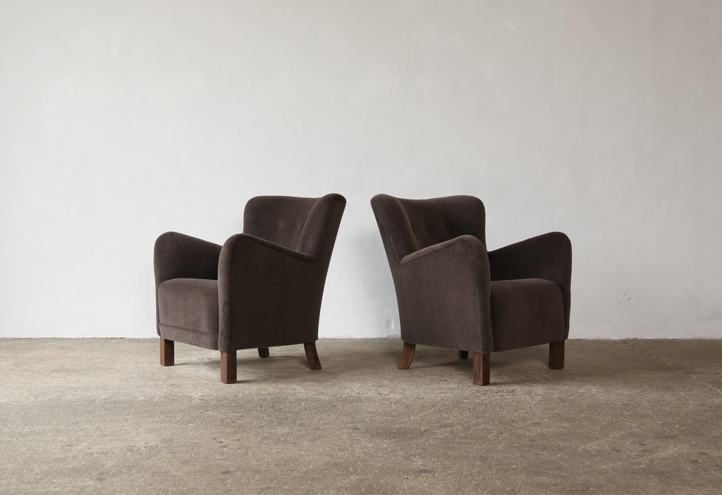 https://a.1stdibscdn.com/pair-of-armchairs-upholstered-in-pure-alpaca-for-sale-picture-5/f_22593/f_389792421711181995647/Pair_Danish_Style_Chairs_Taupe_Brown_Alpaca_3_24_2_master.jpg