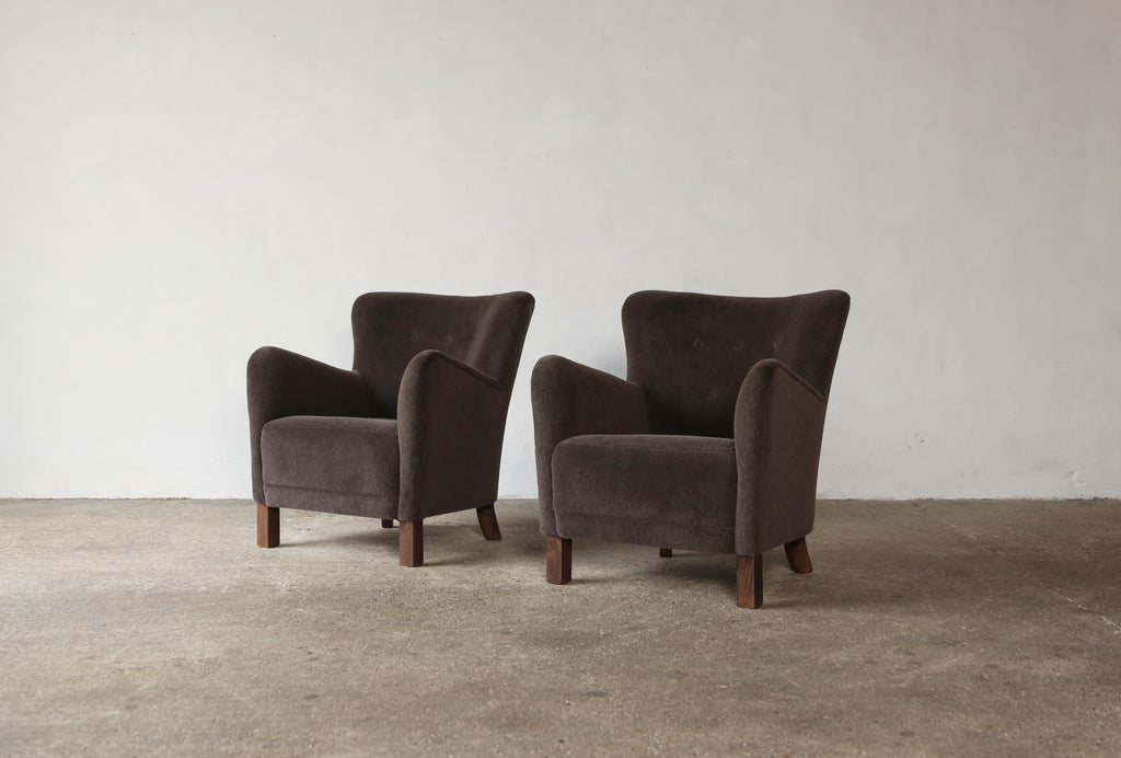 https://a.1stdibscdn.com/pair-of-armchairs-upholstered-in-pure-alpaca-for-sale-picture-6/f_22593/f_389792421711181995739/Pair_Danish_Style_Chairs_Taupe_Brown_Alpaca_3_24_4_master.jpg