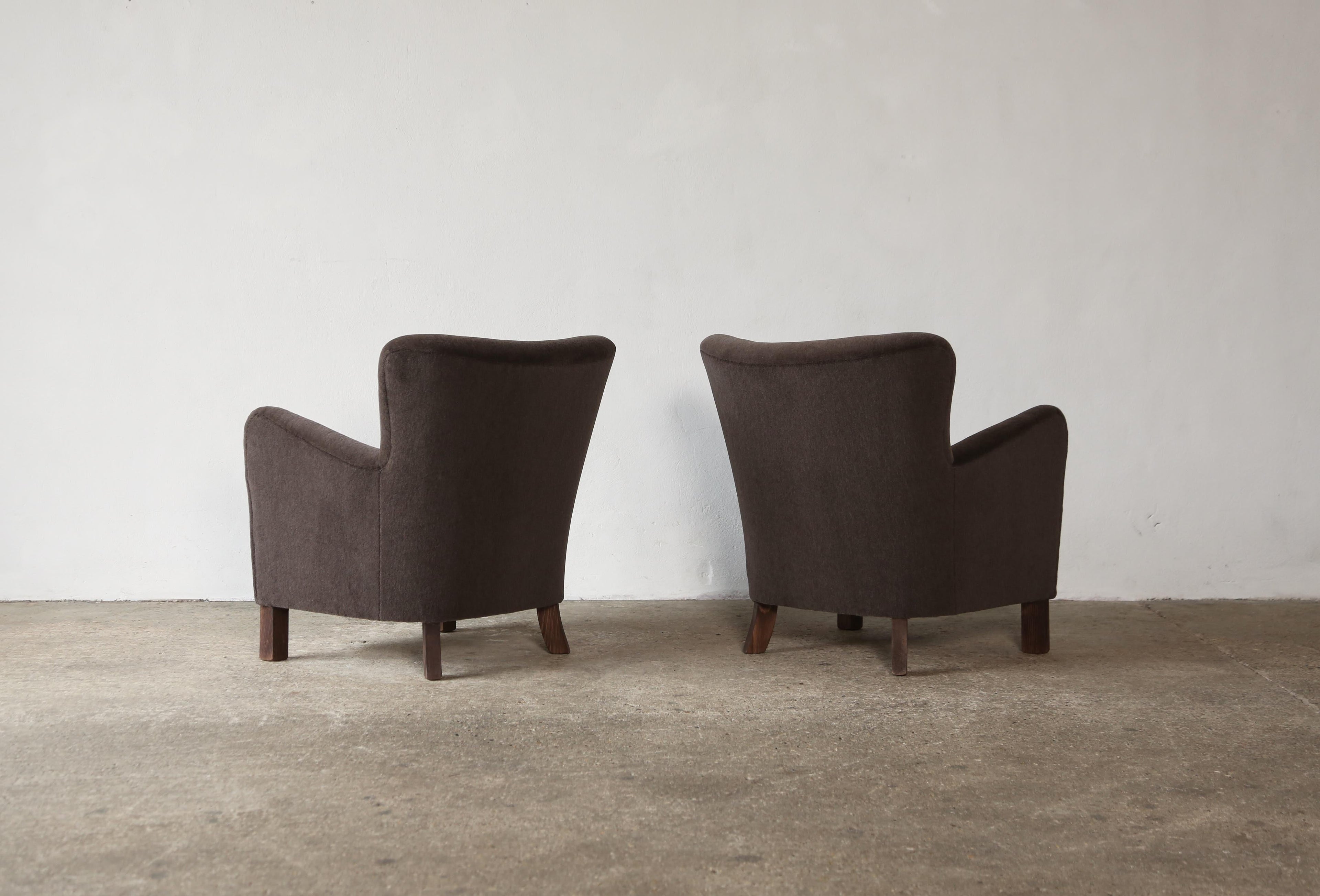 https://a.1stdibscdn.com/pair-of-armchairs-upholstered-in-pure-alpaca-for-sale-picture-8/f_22593/f_389792421711182003528/Pair_Danish_Style_Chairs_Taupe_Brown_Alpaca_3_24_6_master.jpg