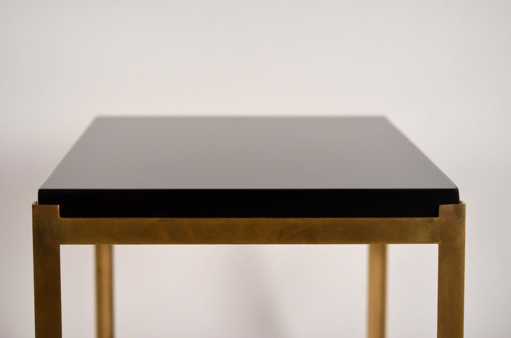 https://a.1stdibscdn.com/pair-of-chic-caisson-solid-brass-and-black-lacquer-end-tables-by-design-freres-for-sale-picture-6/f_8184/f_222311821611348408910/Pair_custom_Caisson_tables_new_6__master.JPG