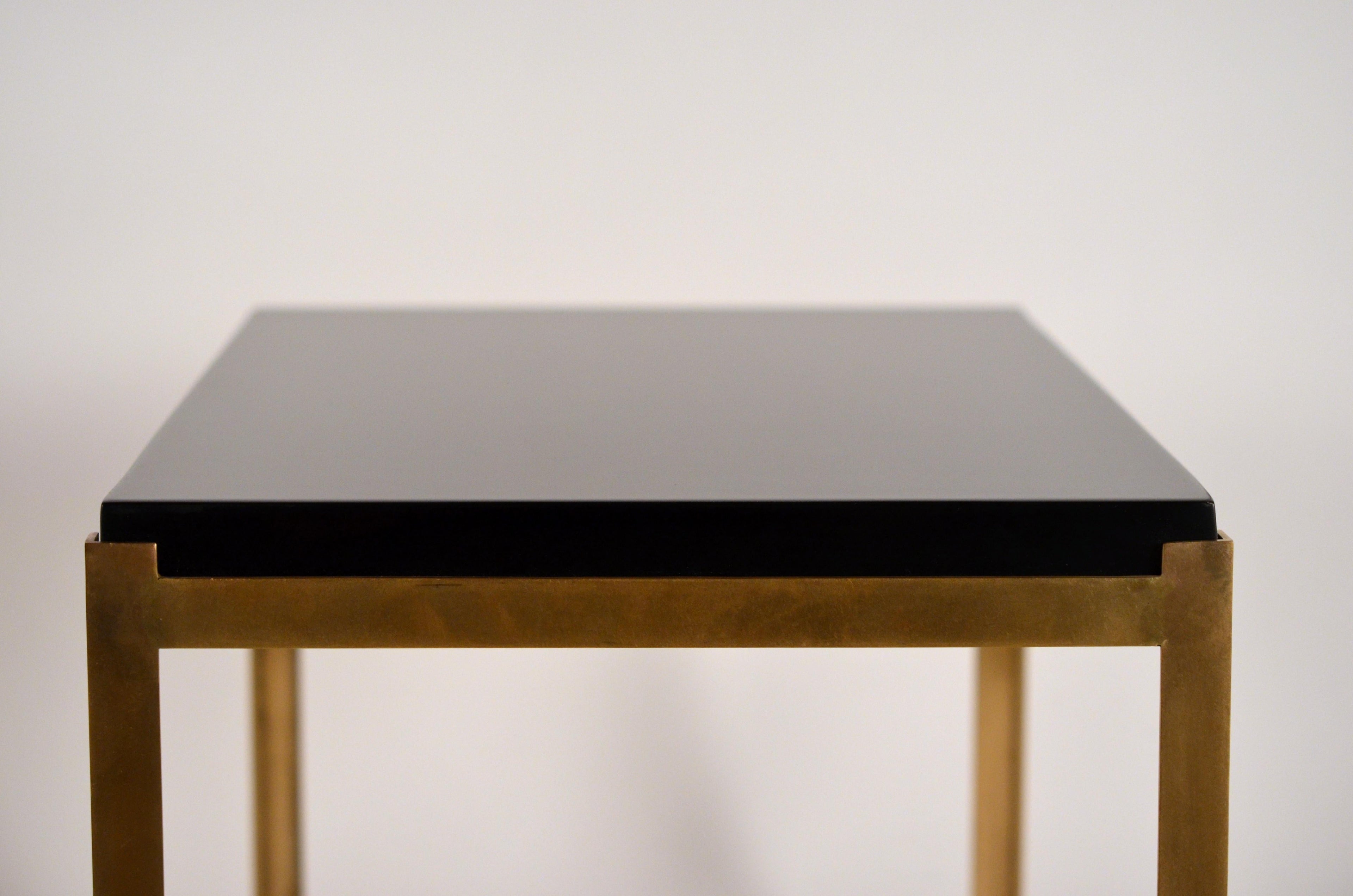 https://a.1stdibscdn.com/pair-of-chic-caisson-solid-brass-and-black-lacquer-end-tables-by-design-freres-for-sale-picture-6/f_8184/f_222311821611348408910/Pair_custom_Caisson_tables_new_6__master.JPG
