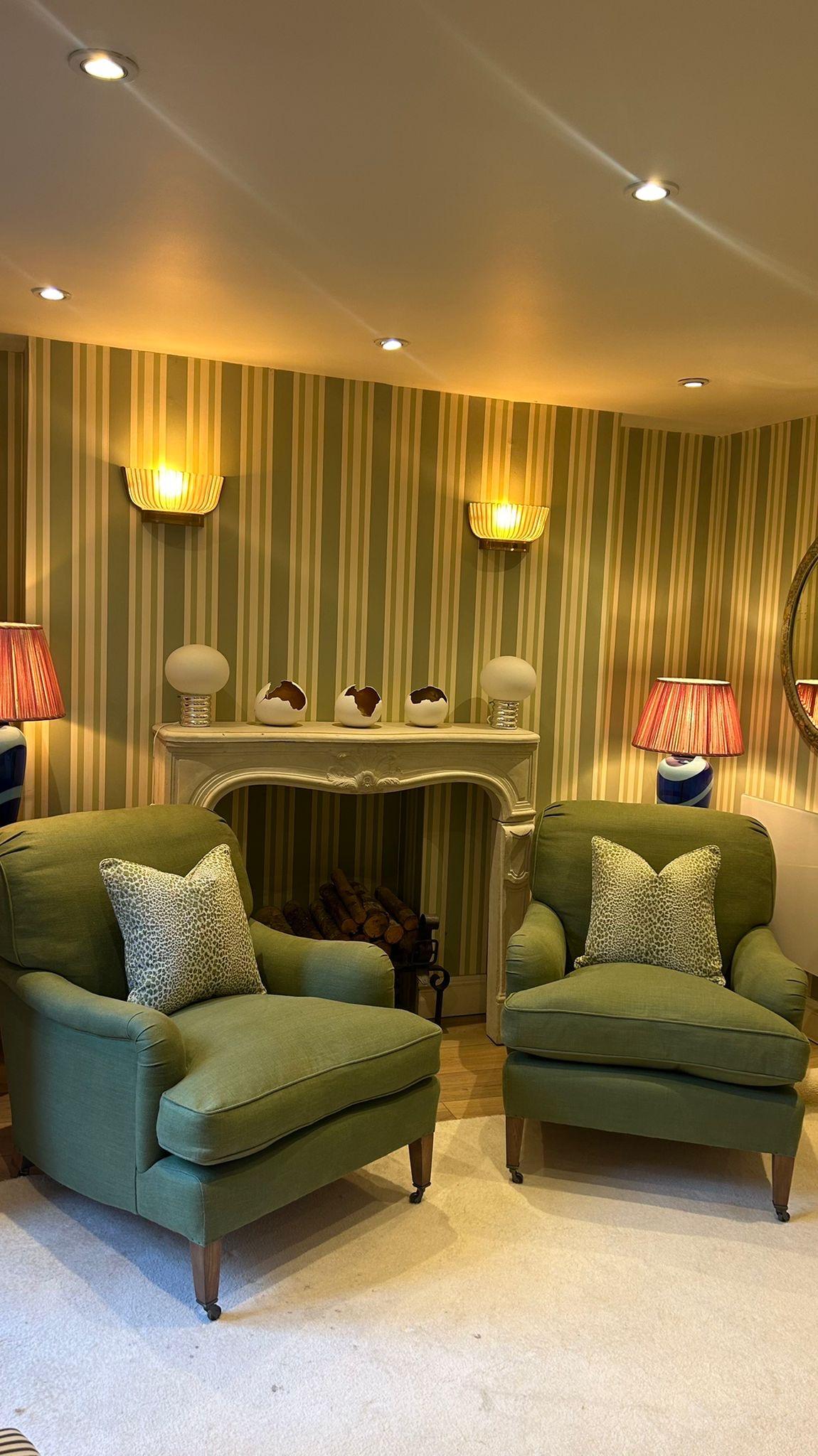 https://a.1stdibscdn.com/susan-osbourne-gainsborough-armchair-in-green-linen-howard-style-for-sale/f_107472/f_479077821765553716804/Pair_of_Gainsborough_01_master.JPG