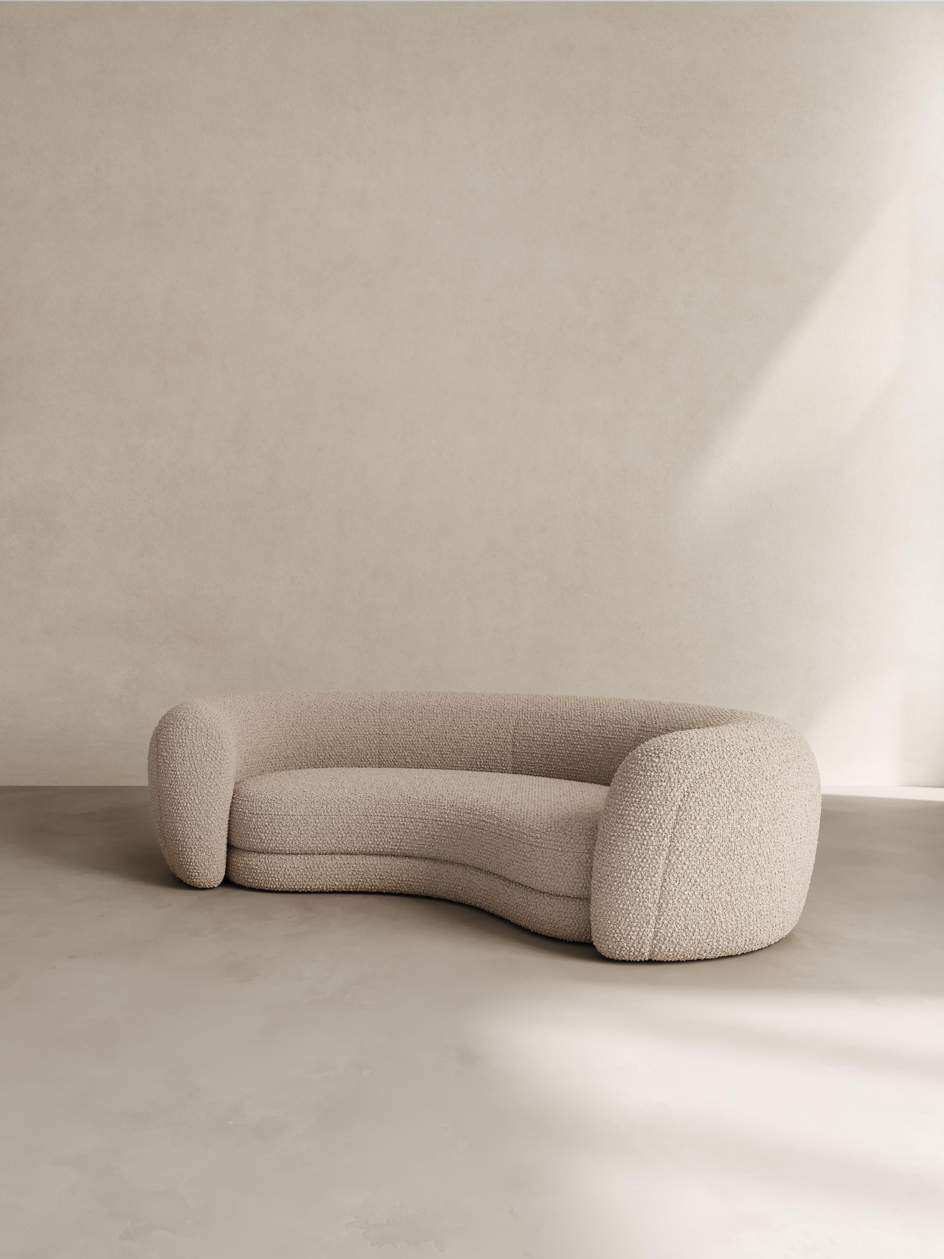 https://a.1stdibscdn.com/paloma-editions-palace-sofa-ii-cotton-velvet-for-sale-picture-5/f_106592/f_471129921760941020955/Palace_Sofa_II_Side_Boucle_master.jpg