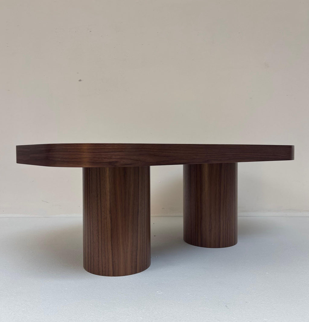 https://a.1stdibscdn.com/modern-oval-coffee-table-walnut-cylinder-base-and-glass-mosaic-by-ercole-home-for-sale-picture-3/f_42371/f_460951321755711572964/Palazzo_Legs_master.jpg