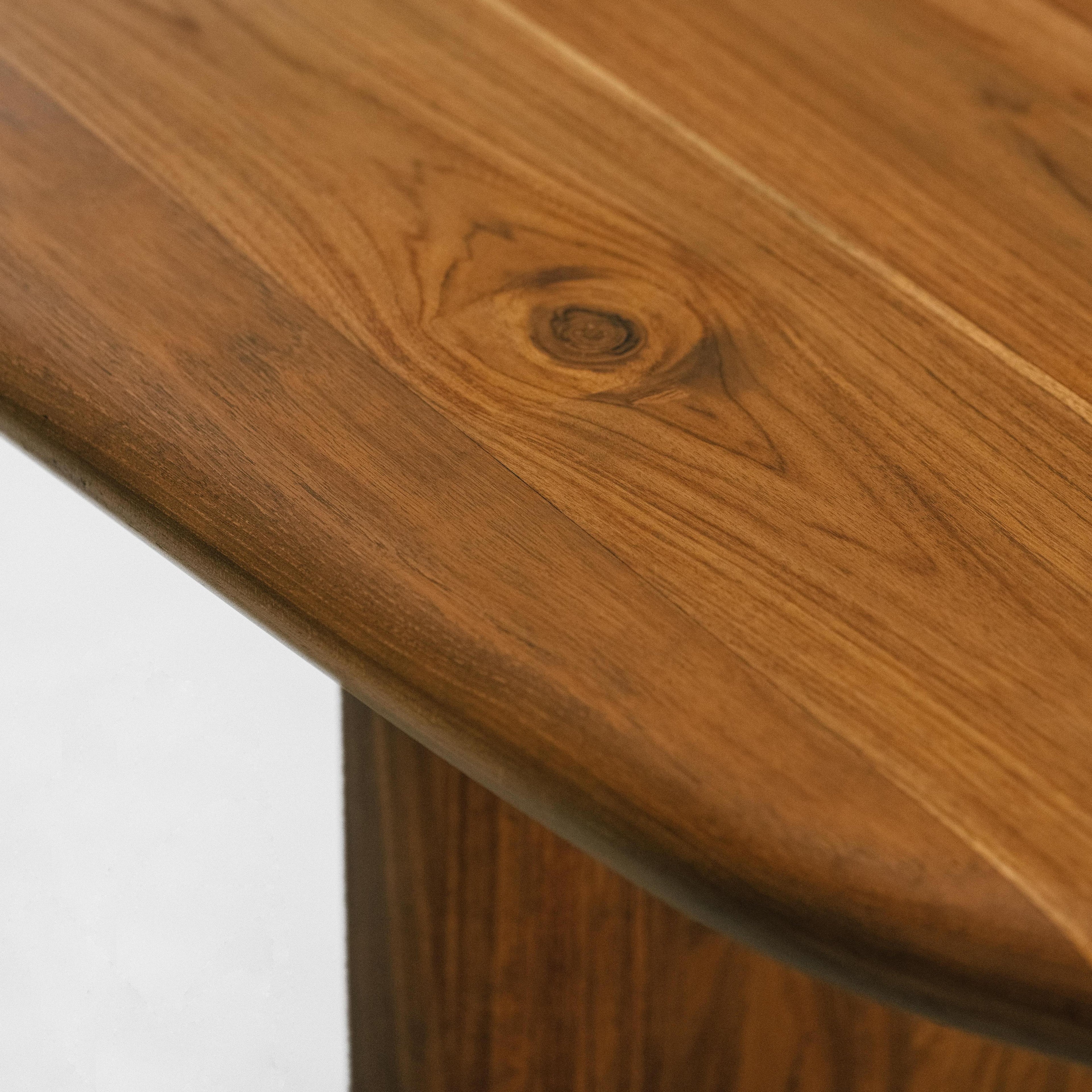 https://a.1stdibscdn.com/pamunu-dining-table-ten-seat-handmade-teak-organic-form-in-stock-for-sale-picture-6/f_106092/f_479480021765450343883/Pamunu_Table_Details_01_master.jpg