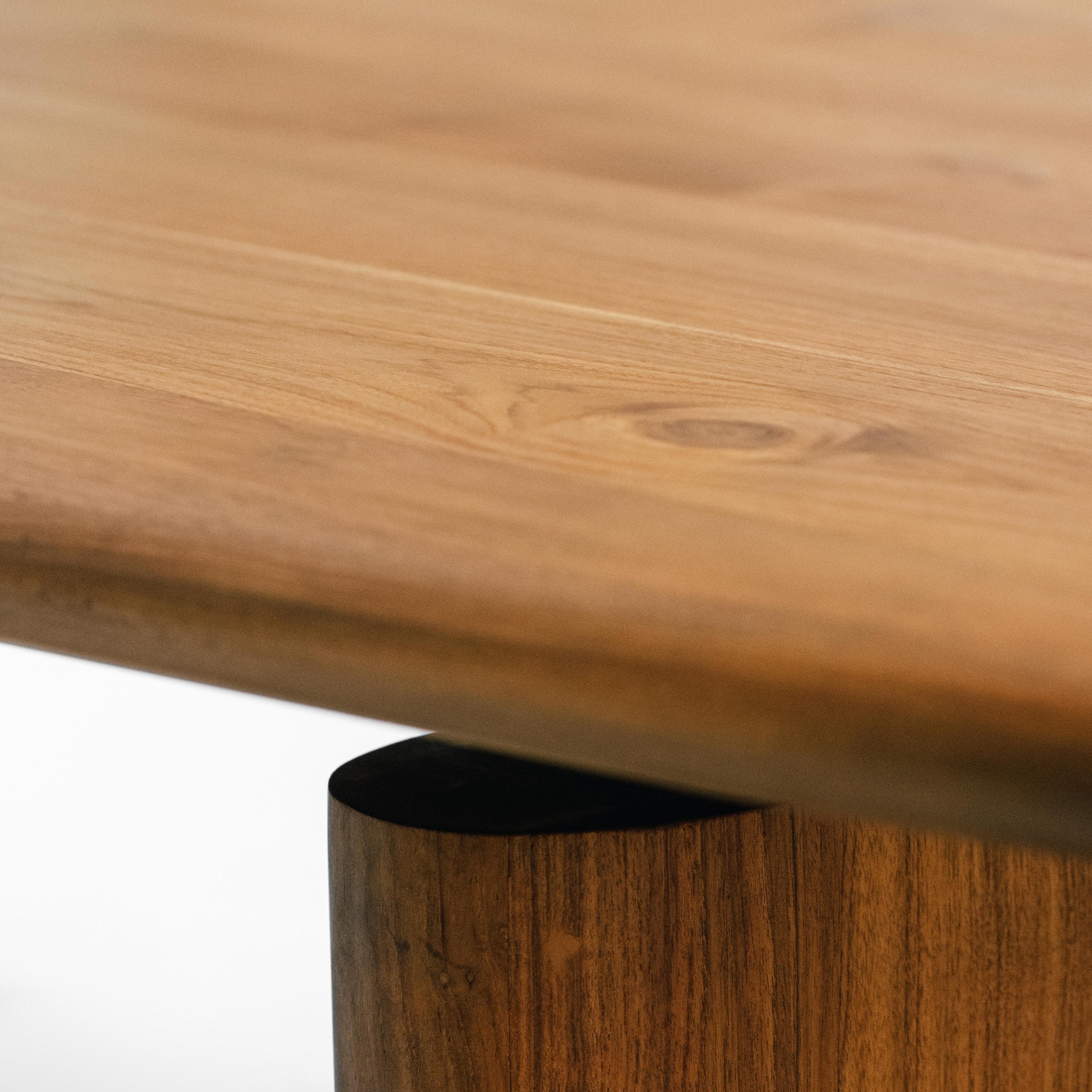 https://a.1stdibscdn.com/pamunu-dining-table-ten-seat-handmade-teak-organic-form-in-stock-for-sale-picture-4/f_106092/f_479480021765435294388/Pamunu_Table_Details_02_master.jpg