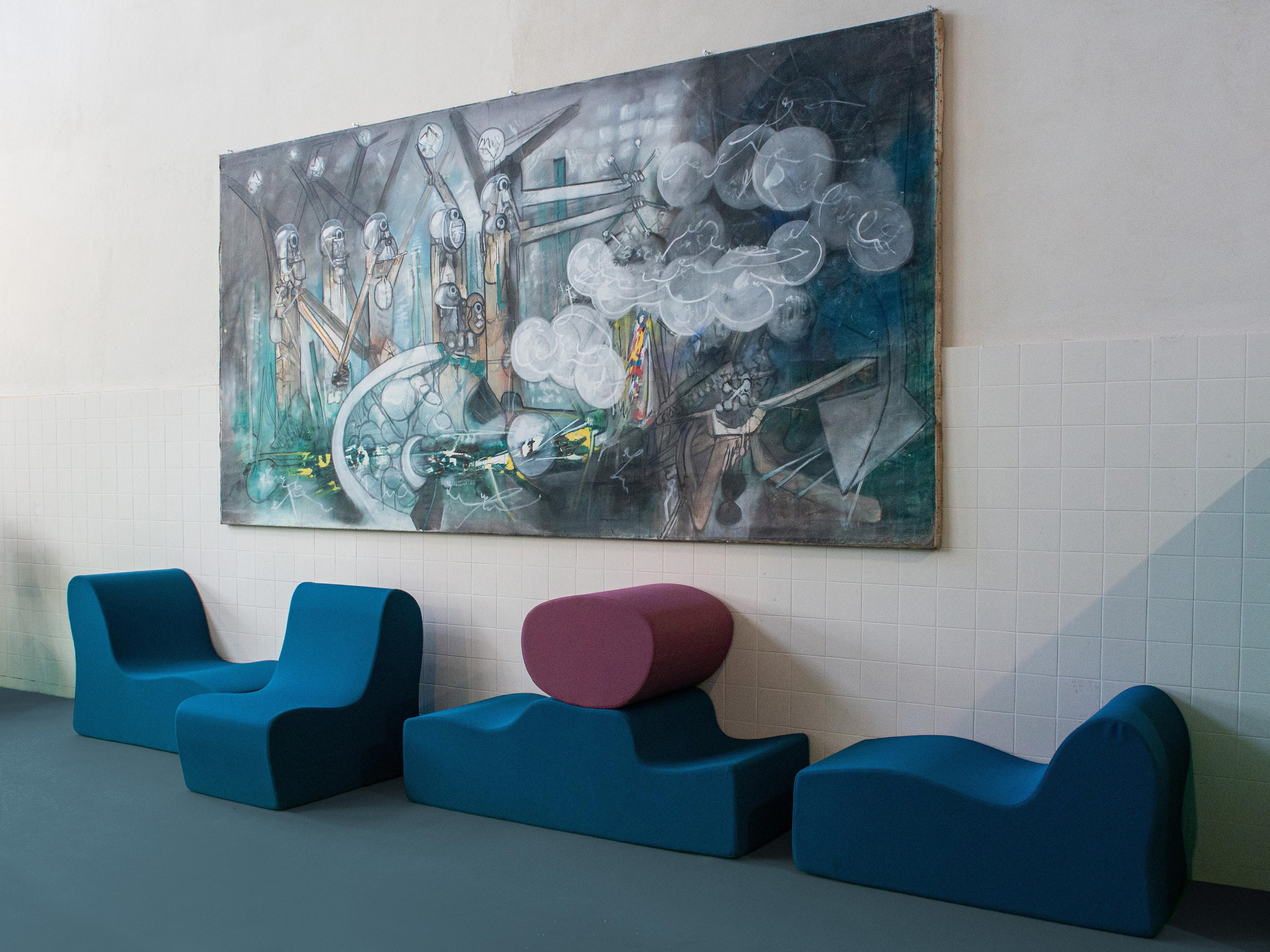 https://a.1stdibscdn.com/malitte-seating-system-by-roberto-matta-paradisoterrestre-edition-for-sale-picture-15/f_84302/f_445954021749725726303/Paradisoterrestre_Roberto_Matta_Labo_project_Exhibition_View_ph_Elena_Rosignoli_14_1__master.jpg