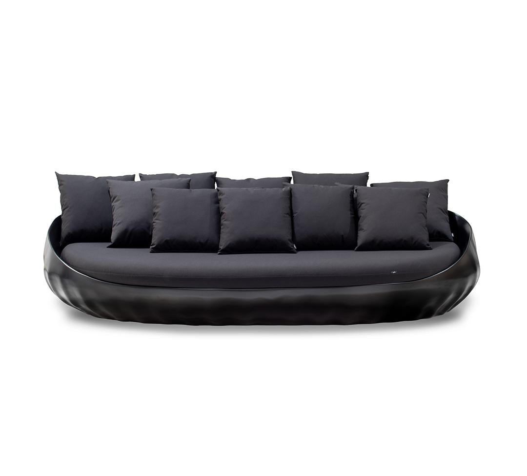 https://a.1stdibscdn.com/outdoor-sofa-fiberglass-lacquered-black-waterproof-outdoor-fabrics-black-for-sale-picture-4/f_56702/f_275640821646065460045/Pearl_Sofa_3_master.jpg