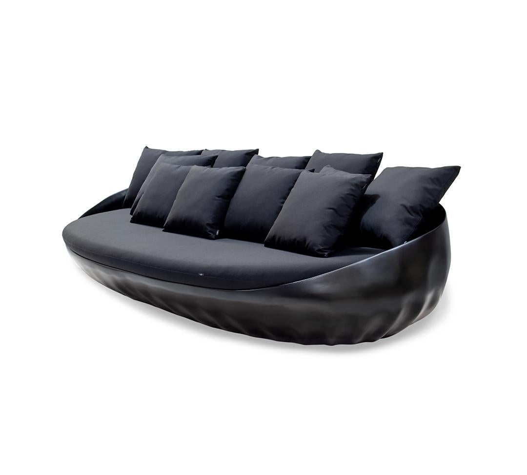 https://a.1stdibscdn.com/outdoor-sofa-fiberglass-lacquered-black-waterproof-outdoor-fabrics-black-for-sale-picture-6/f_56702/f_275640821646065459959/Pearl_Sofa_5_master.jpg