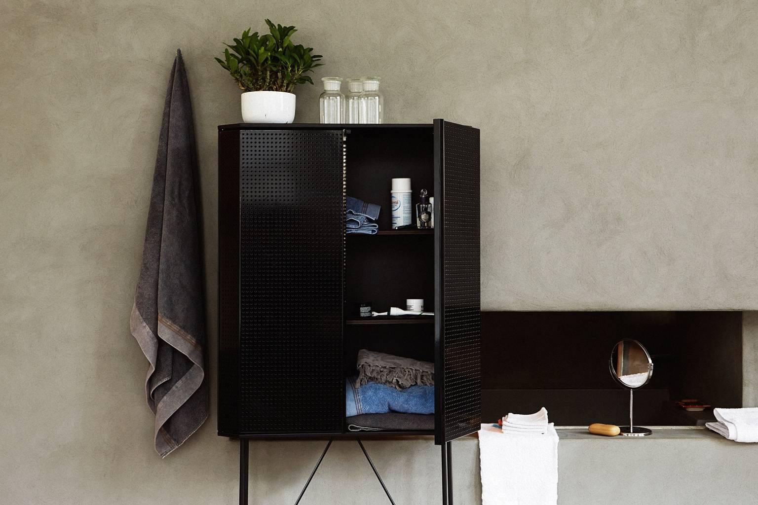 https://a.1stdibscdn.com/archivesE/upload/f_16392/f_97235531517423455657/Perf_Bar_Cabinet_Steel_Wood_Moroso_Diesel_01_master.jpg