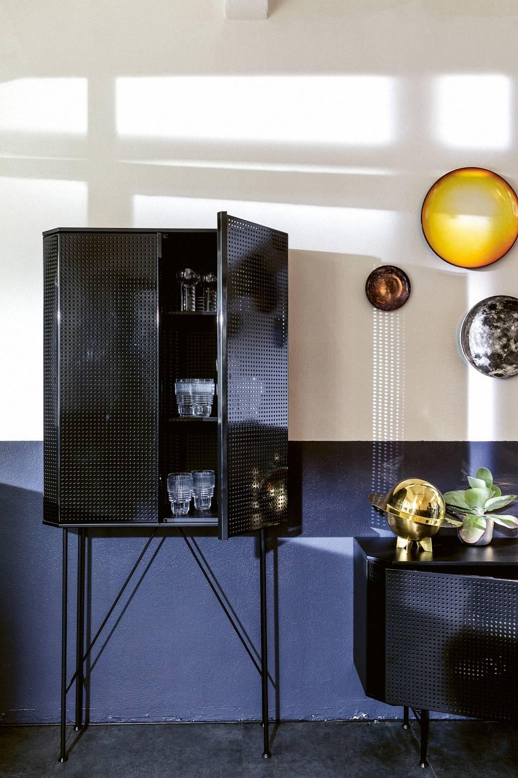 https://a.1stdibscdn.com/archivesE/upload/f_16392/f_97235531517422974258/Perf_Bar_Cabinet_Steel_Wood_Moroso_Diesel_4_master.jpg
