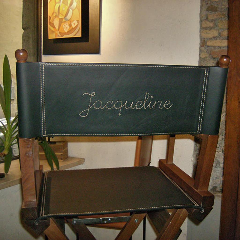 https://a.1stdibscdn.com/black-leather-directors-chair-for-sale-picture-4/f_17062/f_52296931535718777681/Personalised_director_s_chair_master.jpg