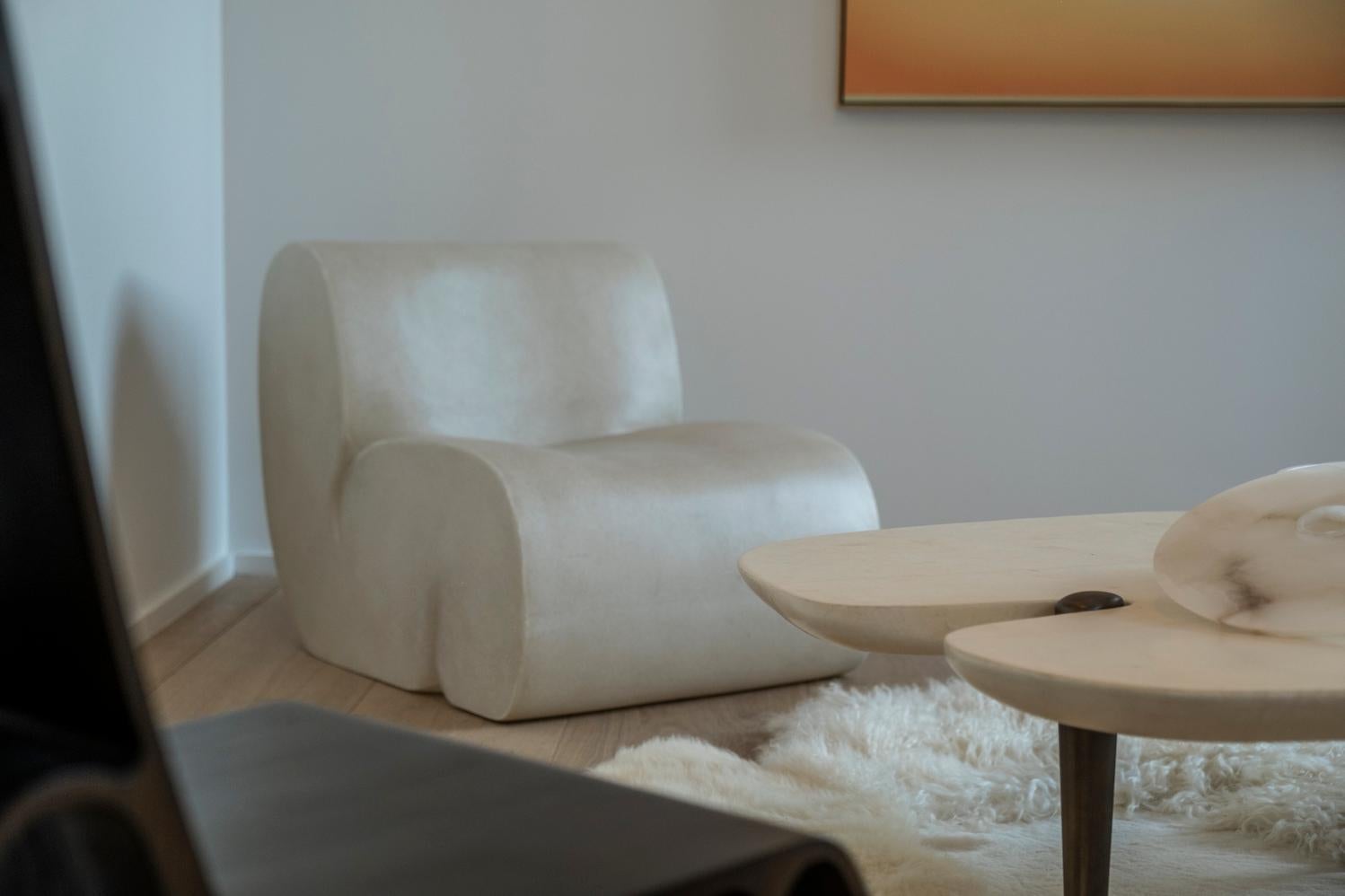 https://a.1stdibscdn.com/white-curl-up-lounge-chair-by-karstudio-for-sale-picture-16/f_12192/f_327064521676043412791/Philia_Tribeca0037_master.jpg