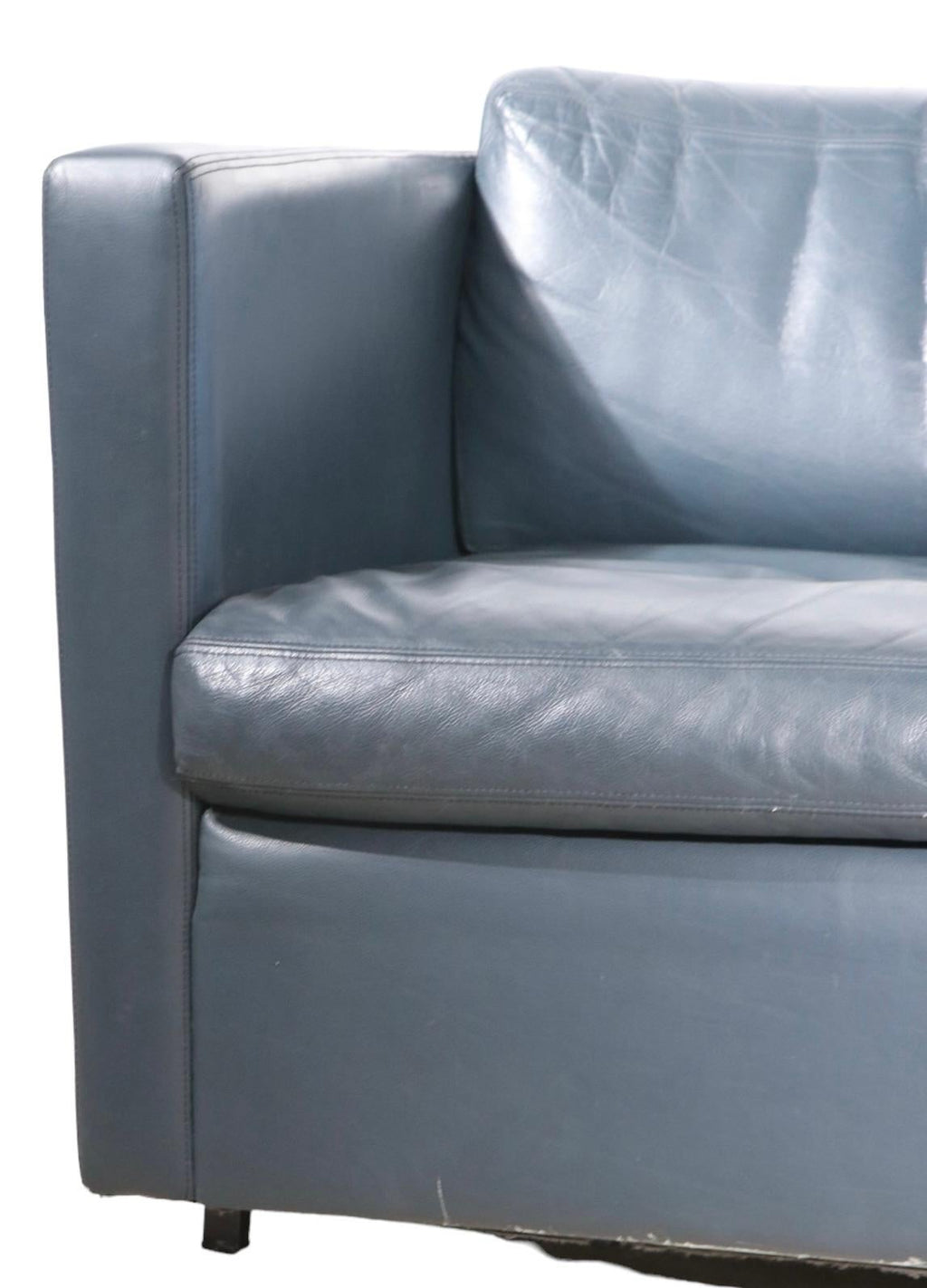 https://a.1stdibscdn.com/leather-box-style-loveseat-sofa-by-charles-pfister-for-knoll-for-sale-picture-10/f_9787/f_312881221668344019982/PhotoRoom_021_20221112_195010_master.jpg