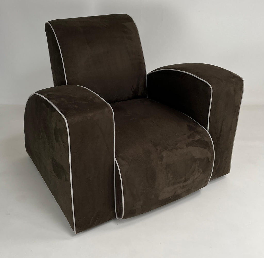 https://a.1stdibscdn.com/valmont-arm-chair-by-bourgeois-boheme-atelier-for-sale-picture-2/f_7949/f_491792221773244327632/Photo_Jul_30_2025_1_19_46_PM_master.jpg