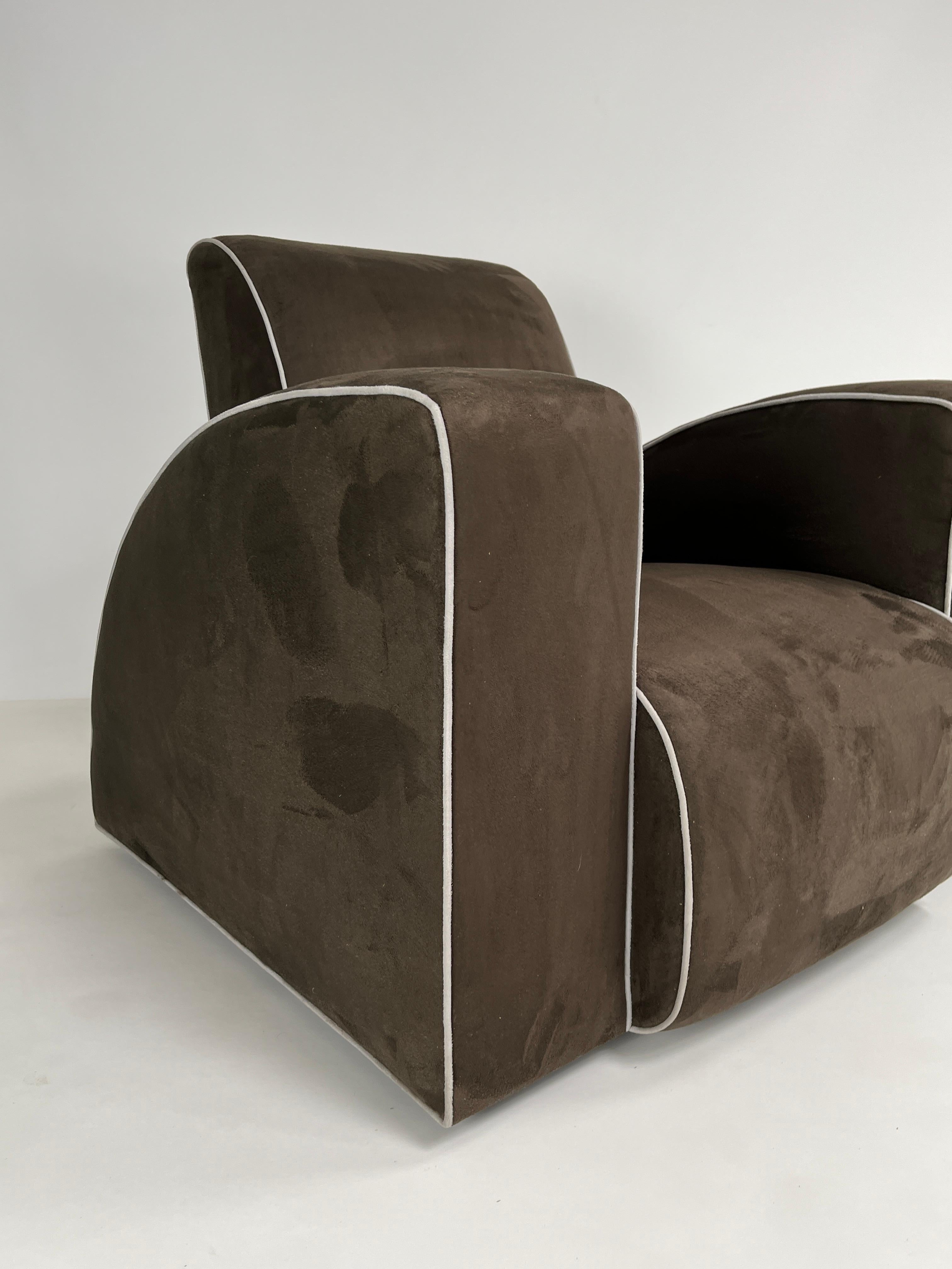 https://a.1stdibscdn.com/valmont-arm-chair-by-bourgeois-boheme-atelier-for-sale-picture-7/f_7949/f_49179222/Photo_Jul_30_2025_1_20_47_1773244363262_master.jpg