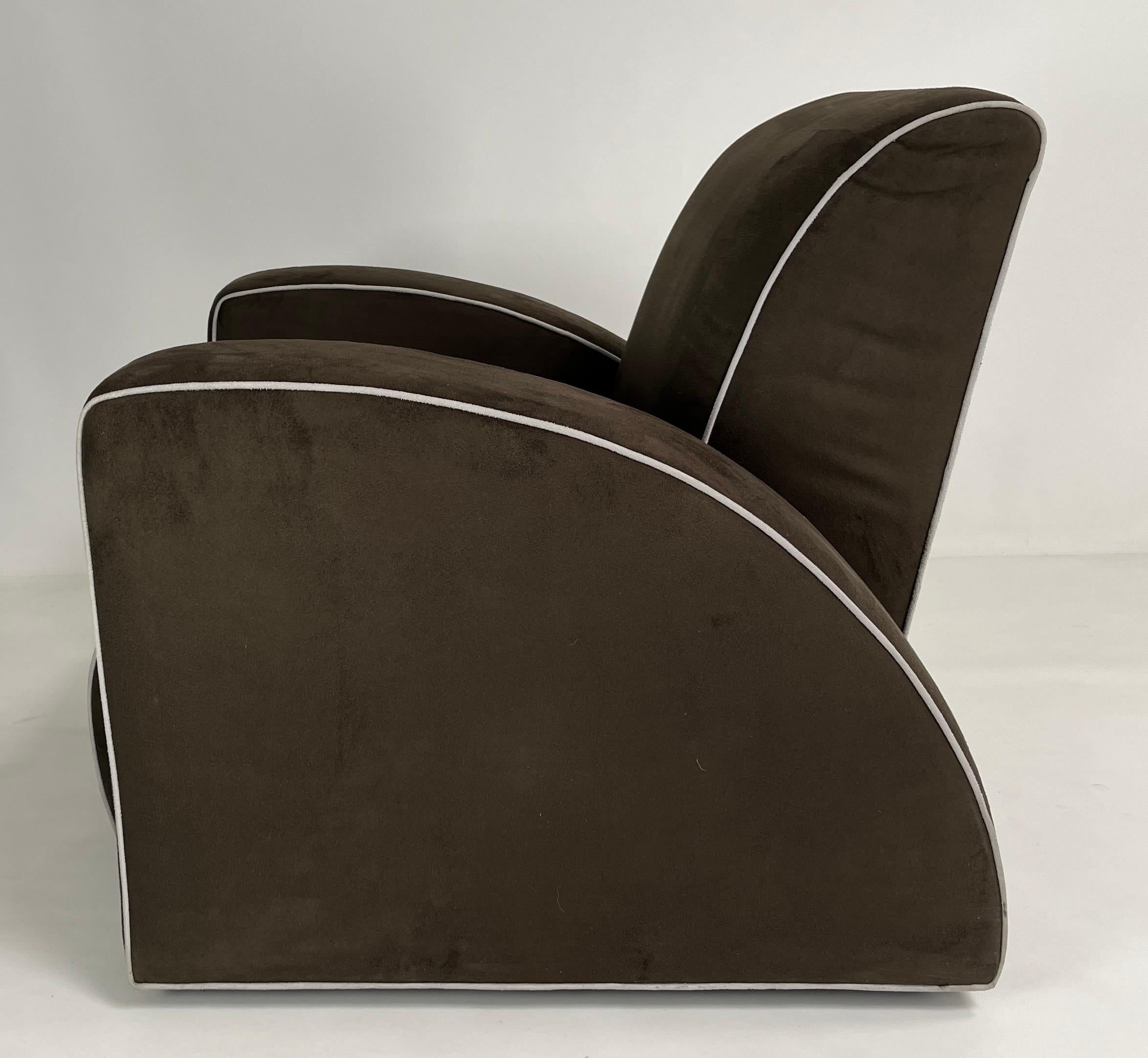https://a.1stdibscdn.com/valmont-arm-chair-by-bourgeois-boheme-atelier-for-sale-picture-5/f_7949/f_491792221773244328043/Photo_Jul_30_2025_1_21_45_PM_master.jpg