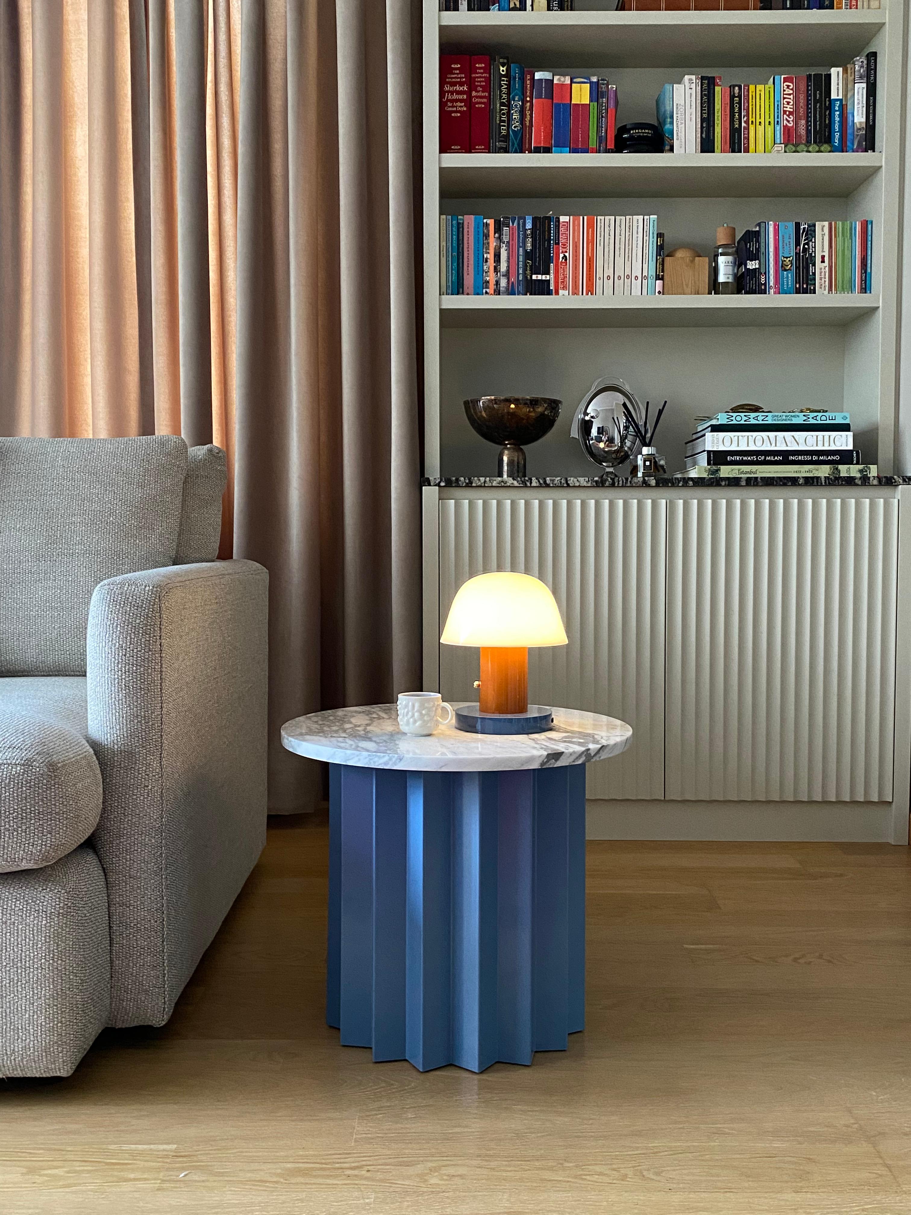 https://a.1stdibscdn.com/contemporary-modern-volume-low-side-table-metal-base-carrara-marble-top-for-sale-picture-8/f_69622/f_291361621669732148061/Photo_Nov_24_10_01_49_master.jpg