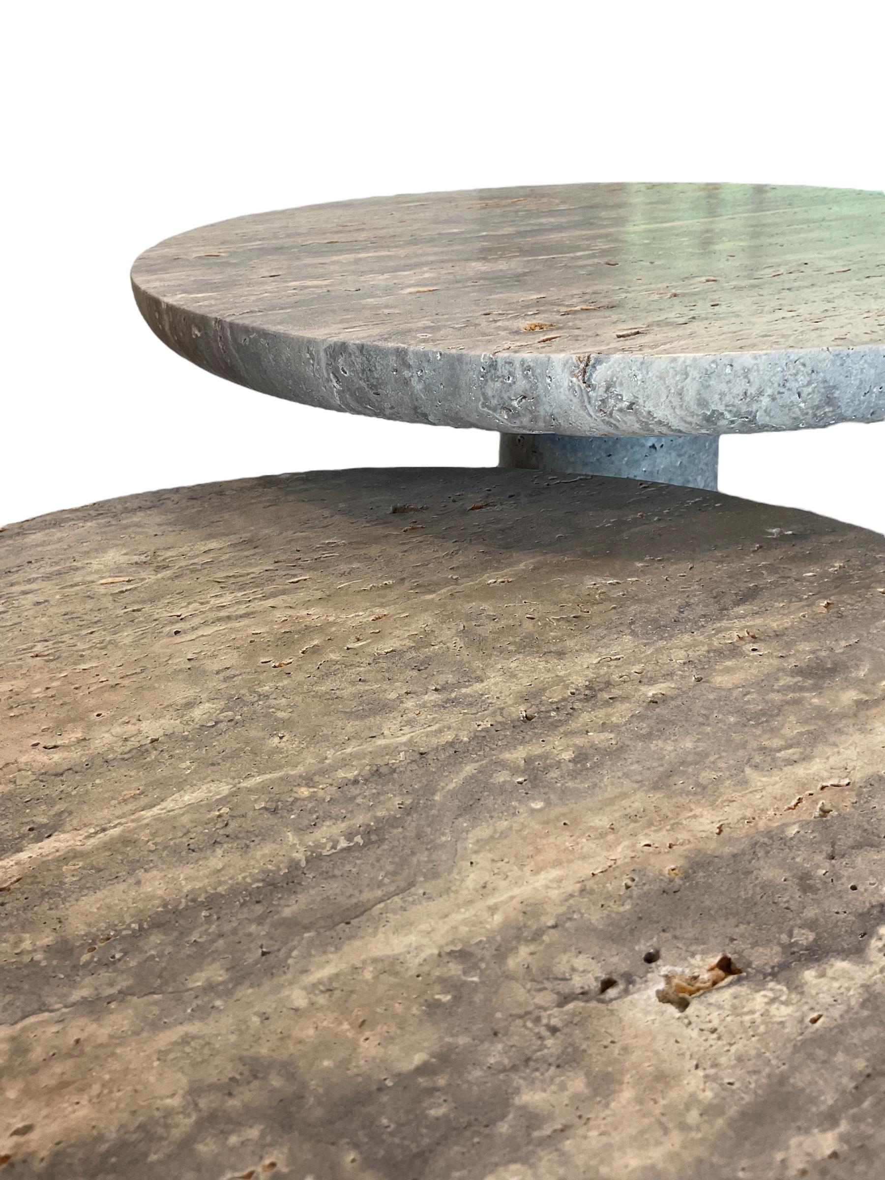https://a.1stdibscdn.com/ide-coffee-tables-in-silver-travertine-premium-travertine-stone-side-end-table-for-sale-picture-9/f_98492/f_403830421719566256703/Photoroom_20240627_135626_master.JPG