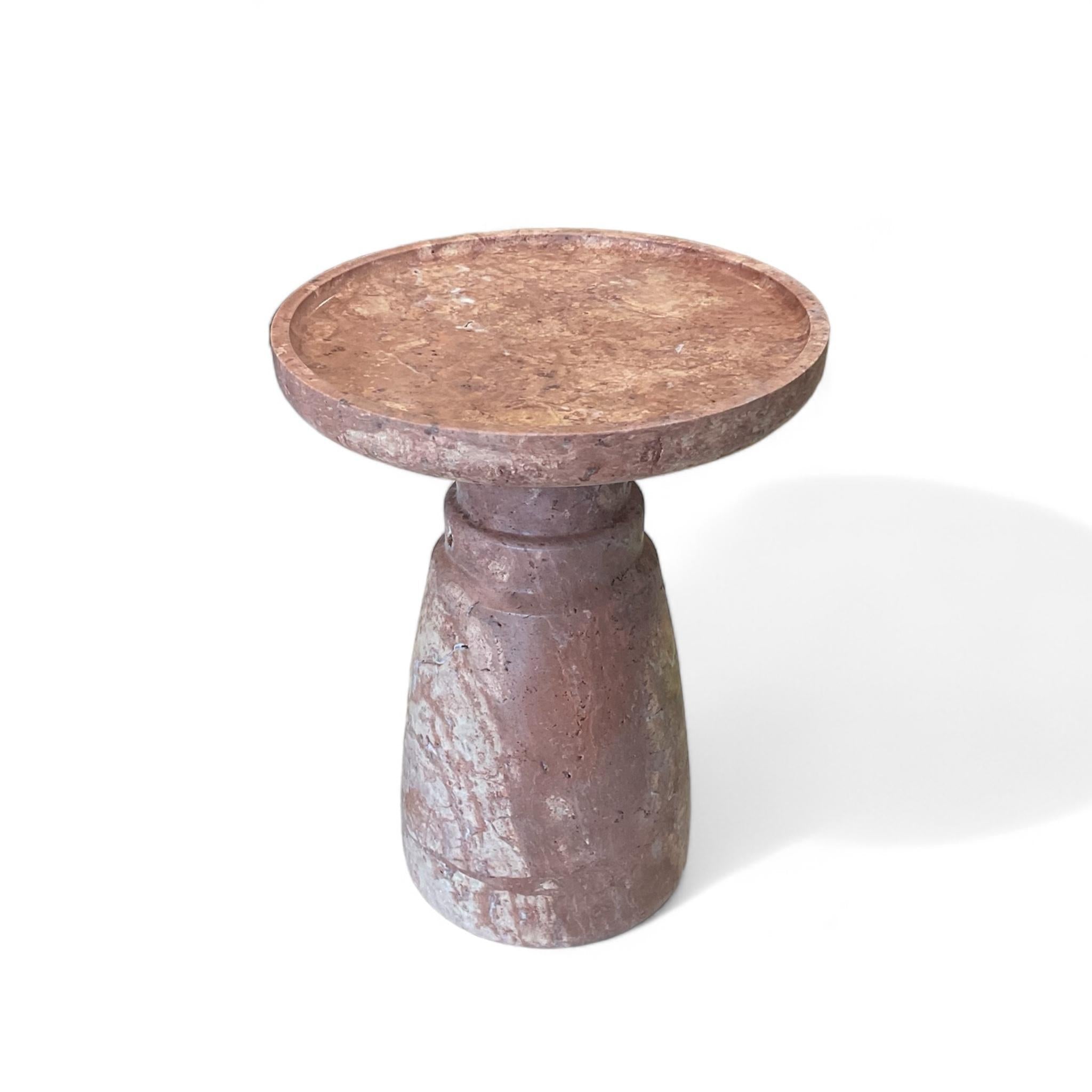 https://a.1stdibscdn.com/aurea-side-table-natural-stone-travertine-round-side-table-free-shipping-for-sale-picture-3/f_98492/f_405810421720694437799/Photoroom_20240710_160000_master.jpeg