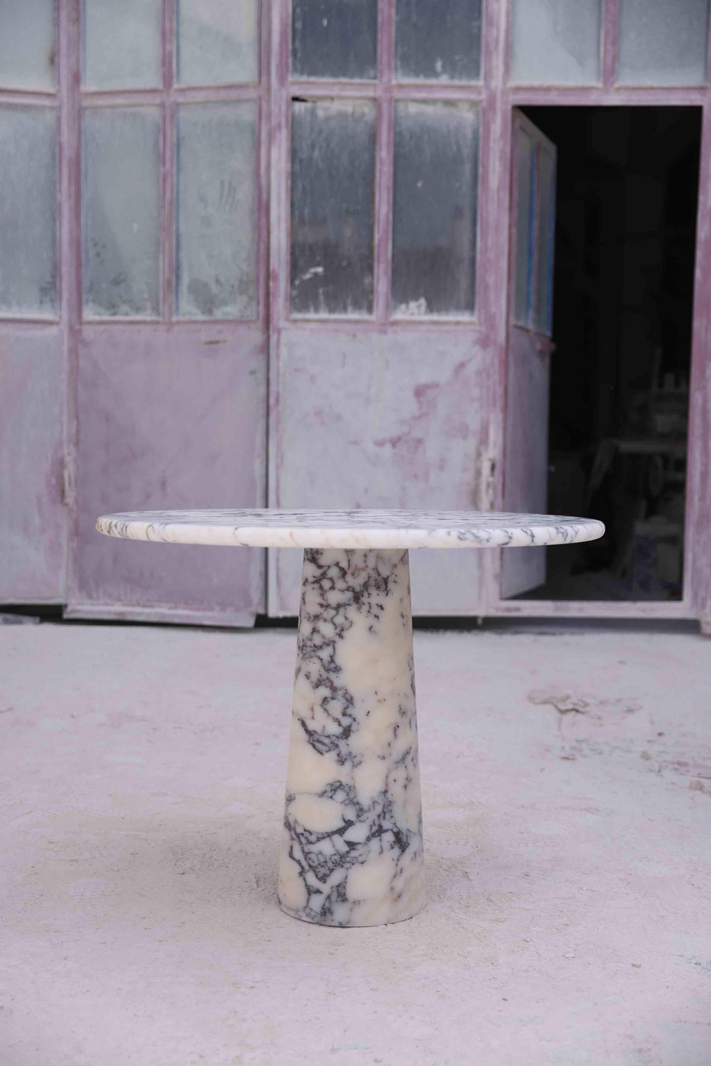 https://a.1stdibscdn.com/viola-veined-round-dining-table-for-sale-picture-7/f_80522/f_409987221748992530387/Pictured_Angelo_Round_Dining_Table_Viola_Marble_Honed_master.JPG