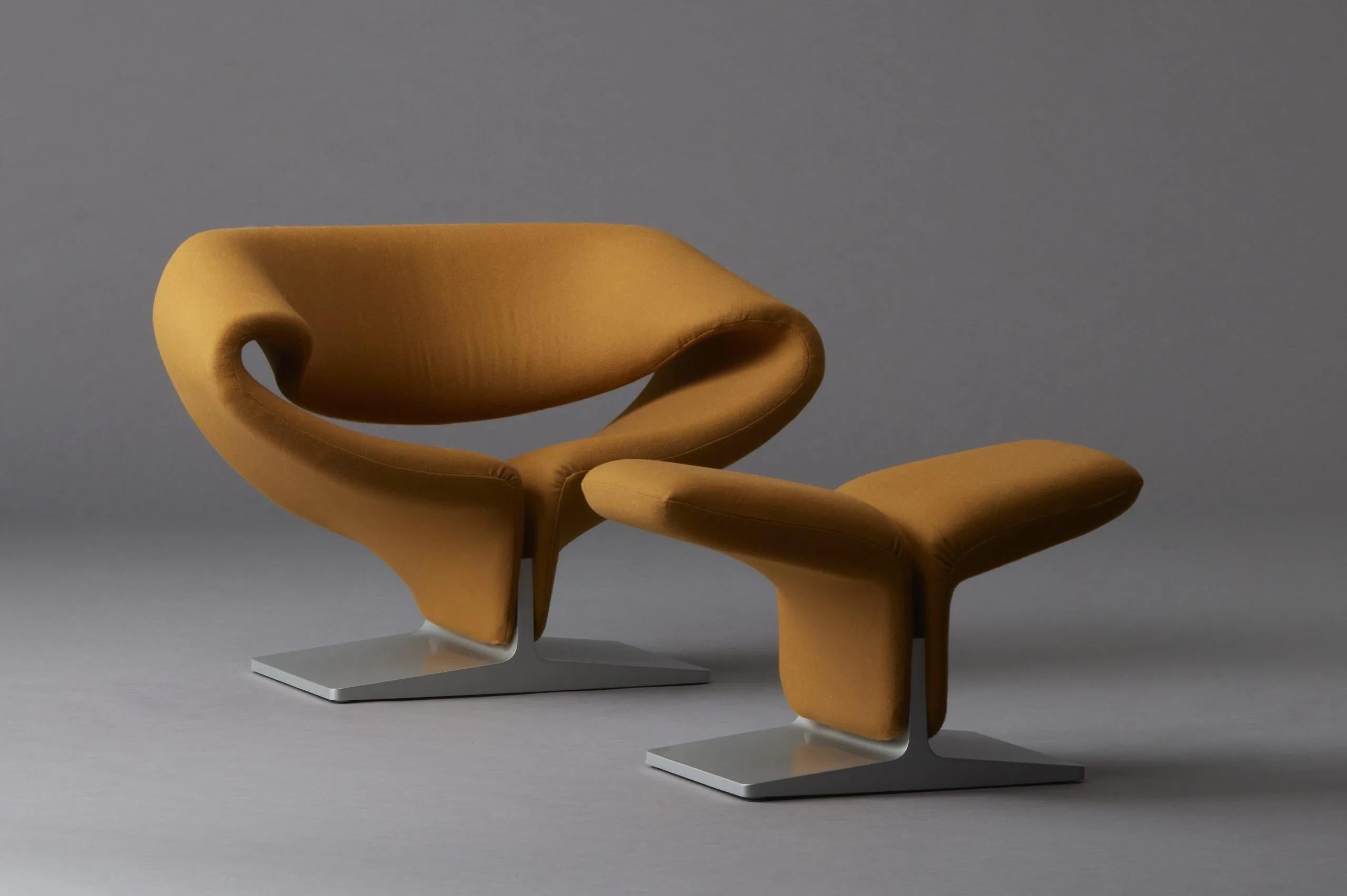 https://a.1stdibscdn.com/customizable-artifort-ribbon-chair-by-pierre-paulin-for-sale-picture-4/f_44642/f_142633211667173120530/Pierre_Paulin_chair_scaled_master.jpg