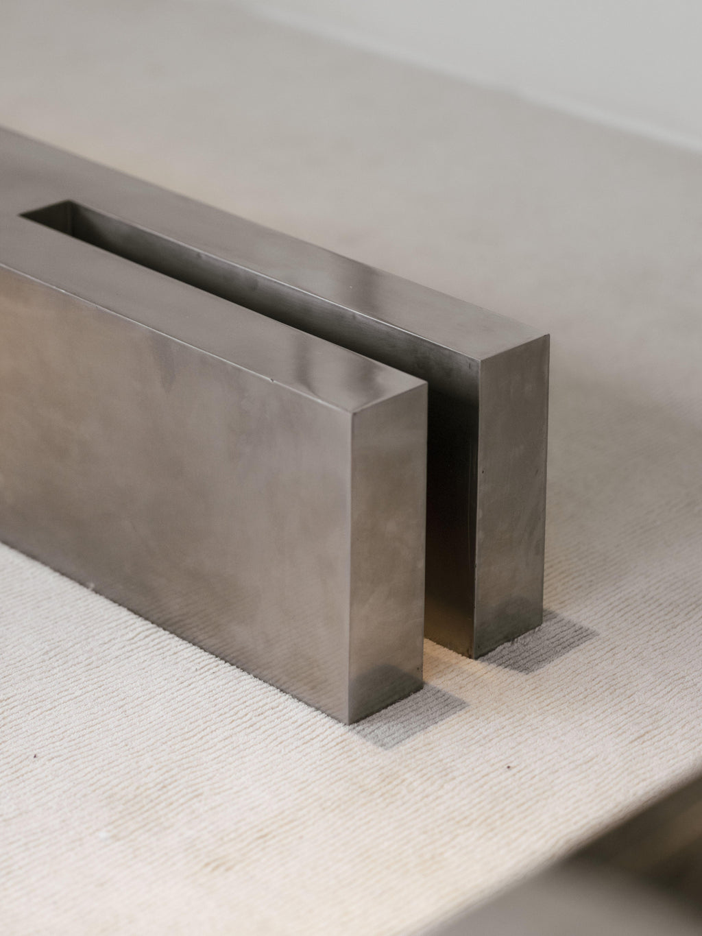 https://a.1stdibscdn.com/untitled-lv-stainless-steel-coffee-table-by-pietro-franceschini-for-sale-picture-10/f_12192/f_491632421773154031222/Pietro_Franceschini_Untitled_5_1_master.jpg