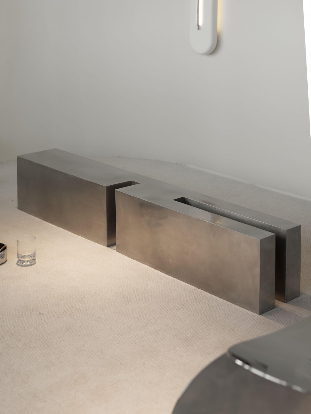 https://a.1stdibscdn.com/untitled-lv-stainless-steel-coffee-table-by-pietro-franceschini-for-sale-picture-11/f_12192/f_491632421773154031069/Pietro_Franceschini_Untitled_6_1_master.jpg
