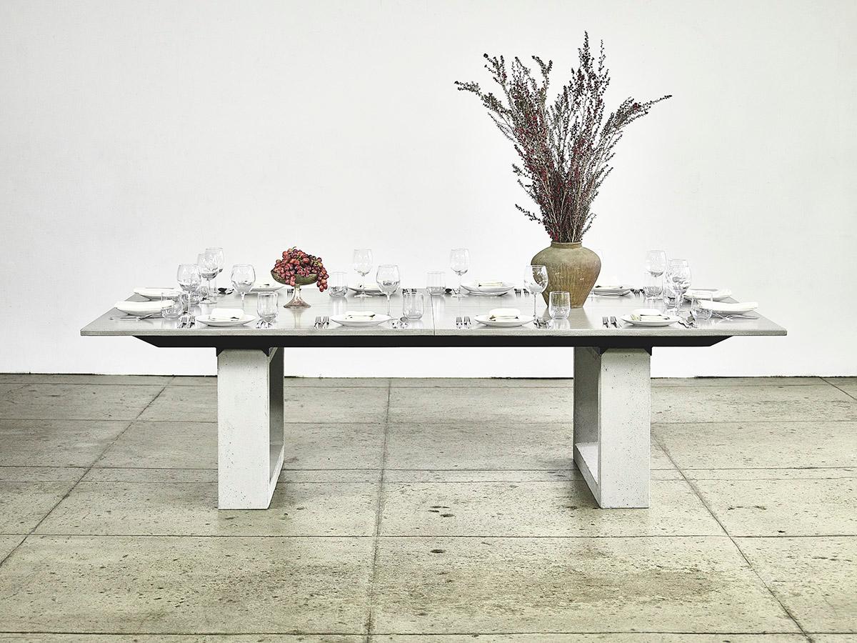 https://a.1stdibscdn.com/james-de-wulf-concrete-ping-pong-table-black-finish-for-sale-picture-9/f_12242/f_434306021738366942775/Ping_Pong_Dining_table__master.jpg