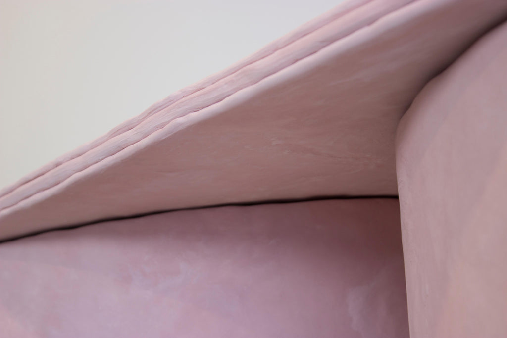 https://a.1stdibscdn.com/plane-console-console-table-pink-cement-by-bailey-fontaine-repby-tuleste-factory-for-sale-picture-5/f_55372/f_386462621709235872874/PinkConsoleDetail_master.jpg