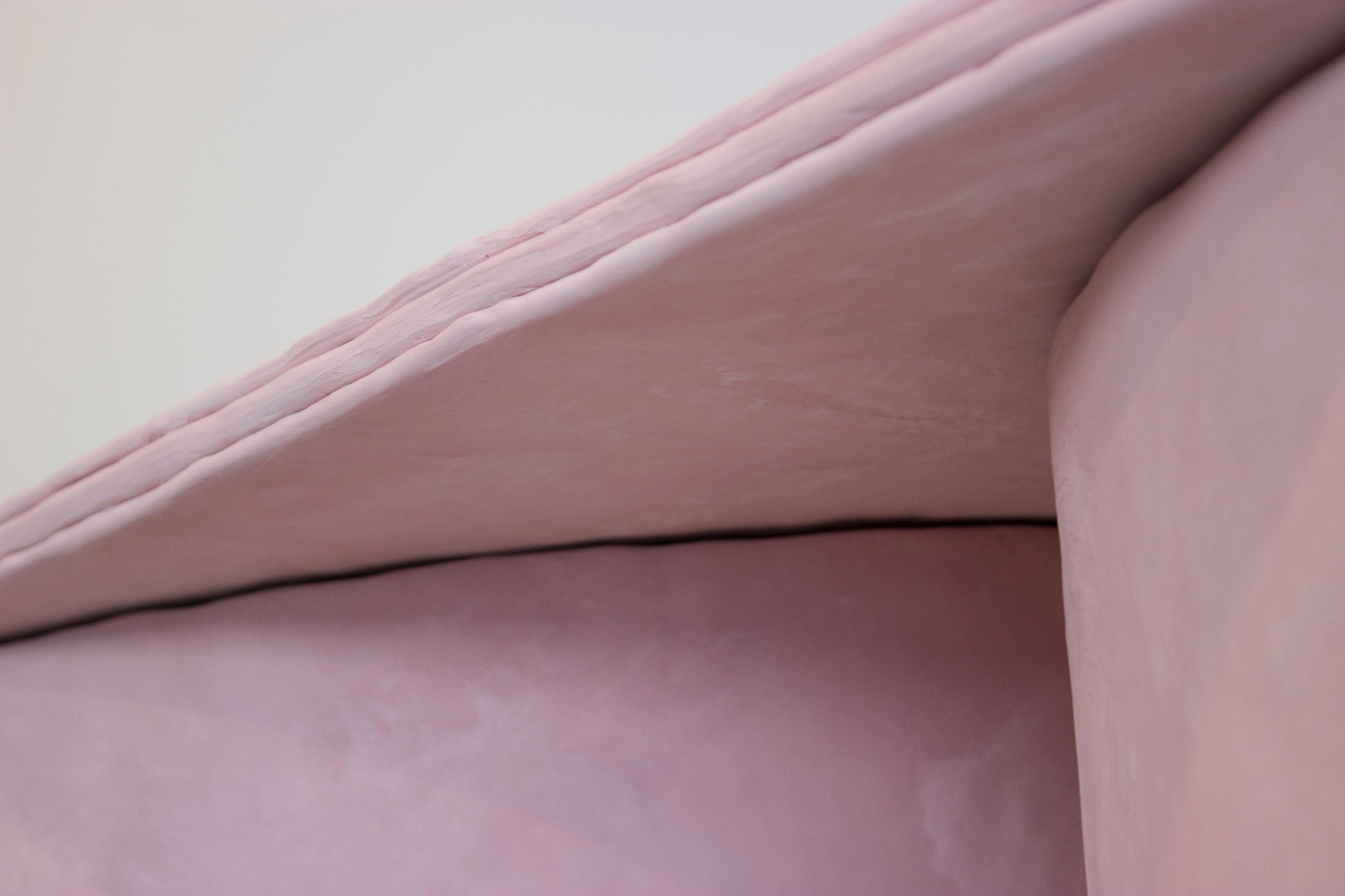 https://a.1stdibscdn.com/plane-console-console-table-pink-cement-by-bailey-fontaine-repby-tuleste-factory-for-sale-picture-5/f_55372/f_386462621709235872874/PinkConsoleDetail_master.jpg