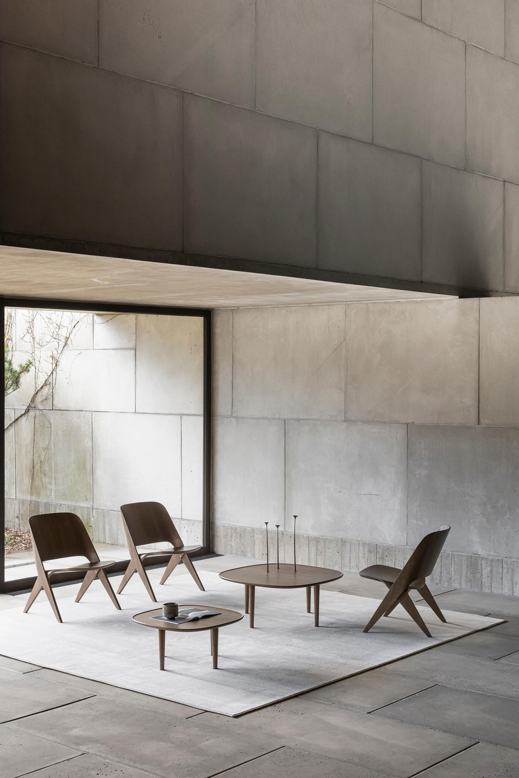 https://a.1stdibscdn.com/scandinavian-modern-fiori-table-85-by-antrei-hartikainen-x-poiat-oak-for-sale-picture-6/f_31233/f_315219621669807173029/Poiat_Fiori_tables_dark_oak_2_master.jpg