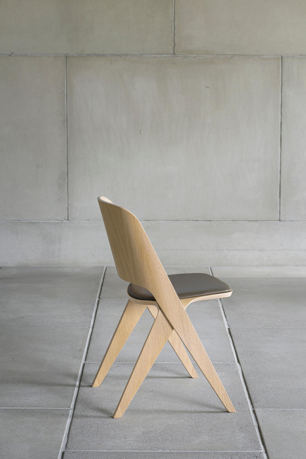 https://a.1stdibscdn.com/scandinavian-modern-chair-lavitta-by-poiat-oak-for-sale-picture-7/f_31233/f_318818521671725028581/Poiat_Lavitta_chair_oak_upholst_2_master.jpg