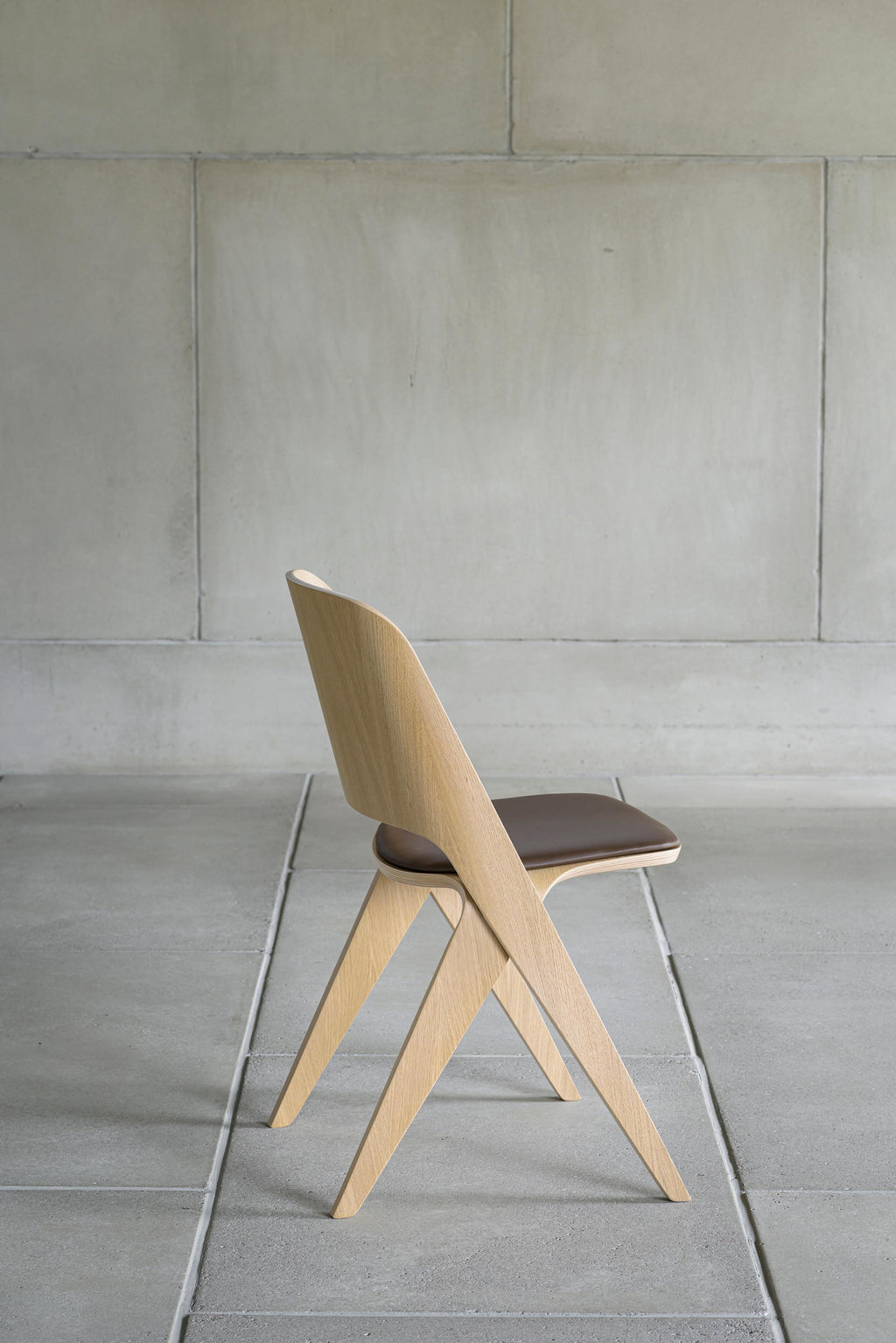https://a.1stdibscdn.com/scandinavian-modern-chair-lavitta-by-poiat-oak-for-sale-picture-8/f_31233/f_318818521671725028597/Poiat_Lavitta_chair_oak_upholst_3_master.jpg