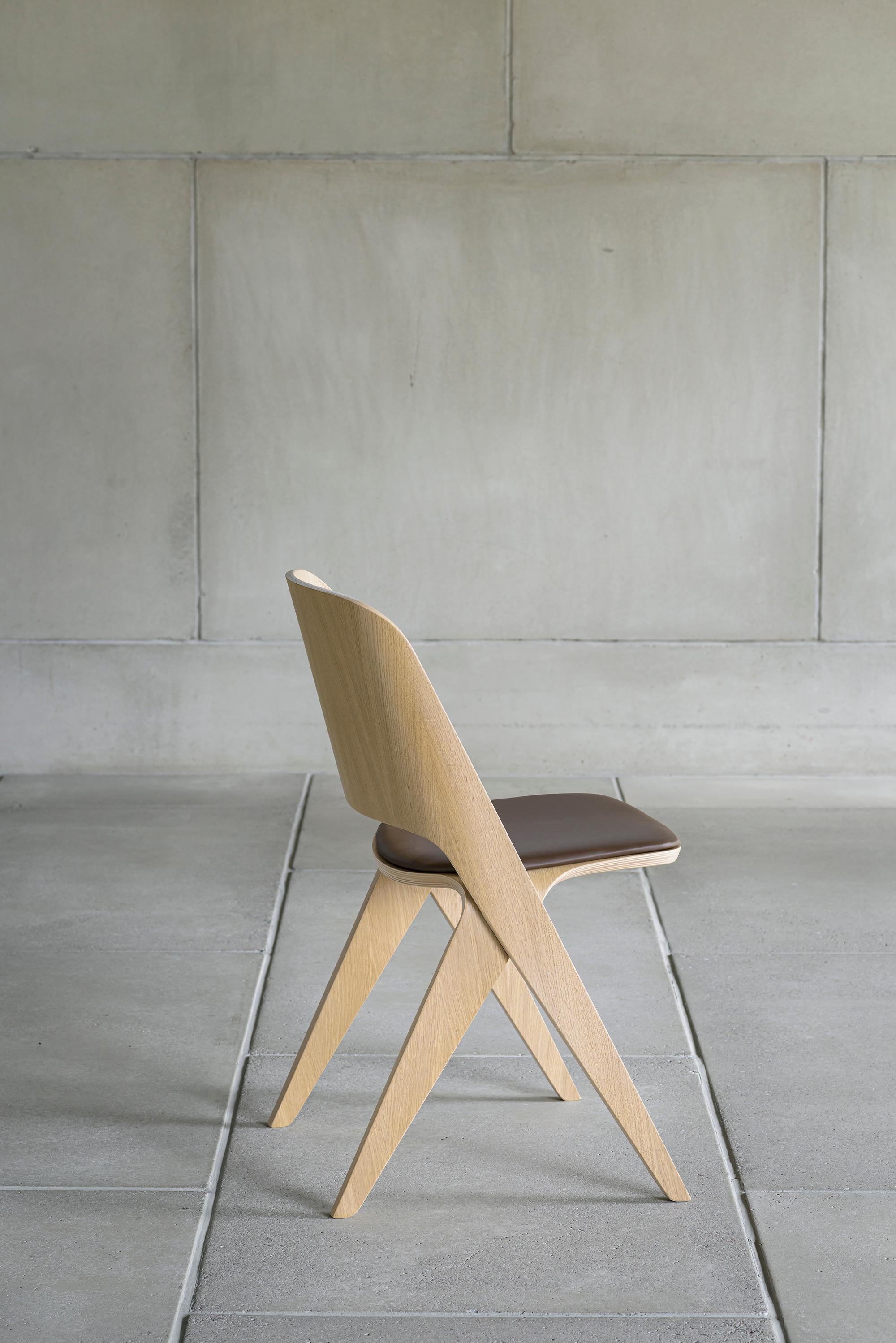 https://a.1stdibscdn.com/scandinavian-modern-chair-lavitta-by-poiat-oak-for-sale-picture-8/f_31233/f_318818521671725028597/Poiat_Lavitta_chair_oak_upholst_3_master.jpg