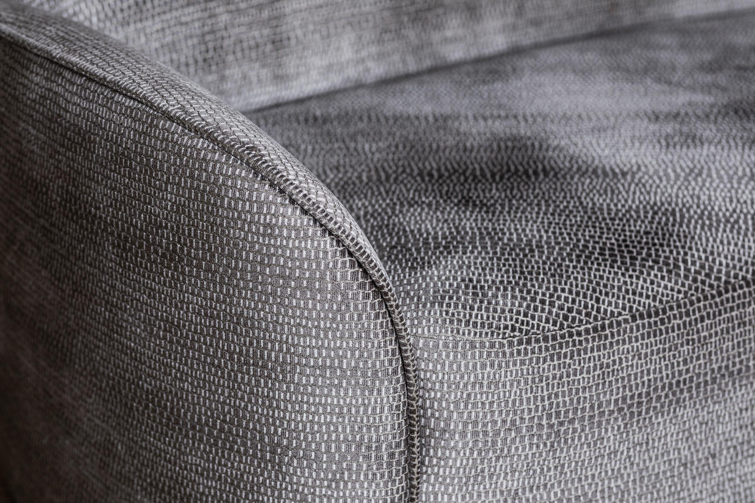 https://a.1stdibscdn.com/contemporary-curved-sofa-unio-by-poiat-tiger-mountain-dedar-for-sale-picture-11/f_31233/f_342305121683803569520/Poiat_Sofa_Unio_Curved_Savannah_Bay_Gallery_6_master.jpg