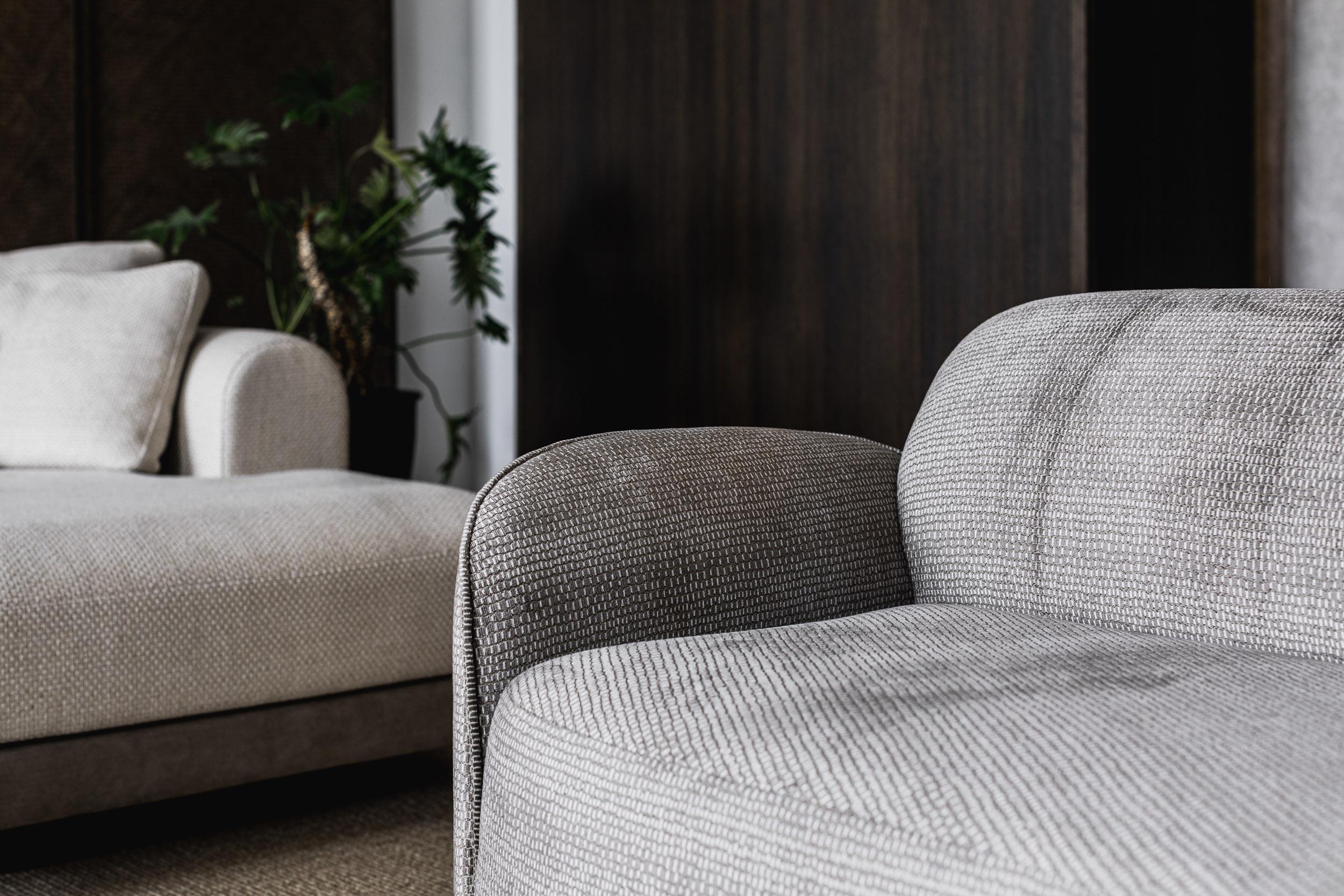 https://a.1stdibscdn.com/contemporary-curved-sofa-unio-by-poiat-tiger-mountain-dedar-for-sale-picture-14/f_31233/f_342305121683803570620/Poiat_Sofa_Unio_Curved_Savannah_Bay_Gallery_9_master.jpg