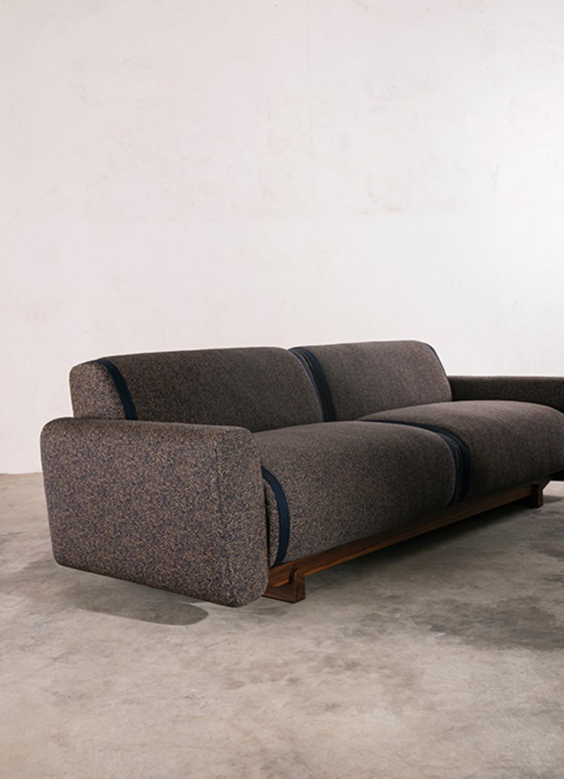 https://a.1stdibscdn.com/pola-sofa-by-sebastian-herkner-for-sale-picture-3/f_12192/f_333387121679010382528/Pola_Sebastian_Herkner_La_Manufacture_studioblanco_2_WEB_Personalizado__master.jpg
