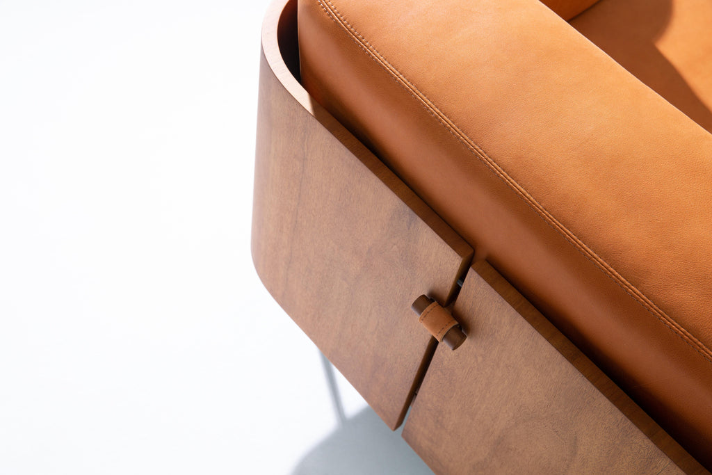 https://a.1stdibscdn.com/curva-armchair-modern-wood-steel-and-leather-accent-chair-sculptural-form-for-sale-picture-4/f_104502/f_452129221748429399373/Poltrona_3__master.jpg