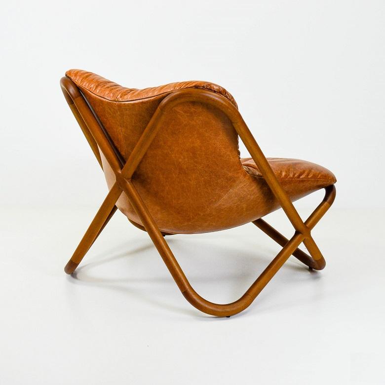 https://a.1stdibscdn.com/astral-brazilian-contemporary-wood-and-leather-easychair-by-lattoog-for-sale-picture-4/f_34261/f_322621221675958595812/Poltrona_Astral_Mel_Couro_20363_4__master.jpg
