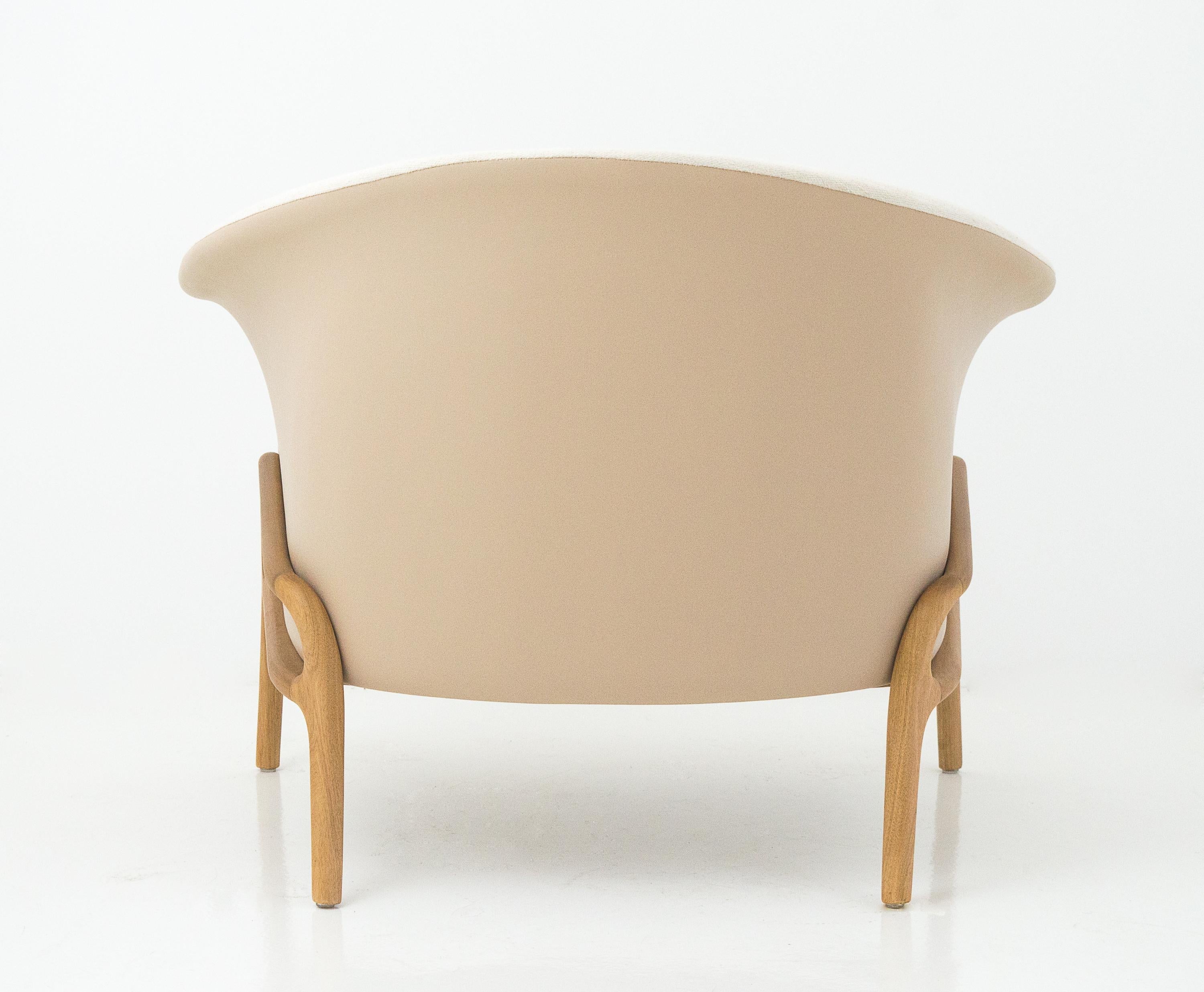 https://a.1stdibscdn.com/modern-organic-style-armchair-in-solid-wood-upholstered-flexible-seating-for-sale-picture-9/f_35593/f_162315821569247900240/Poltrona_Collana_1__master.jpg