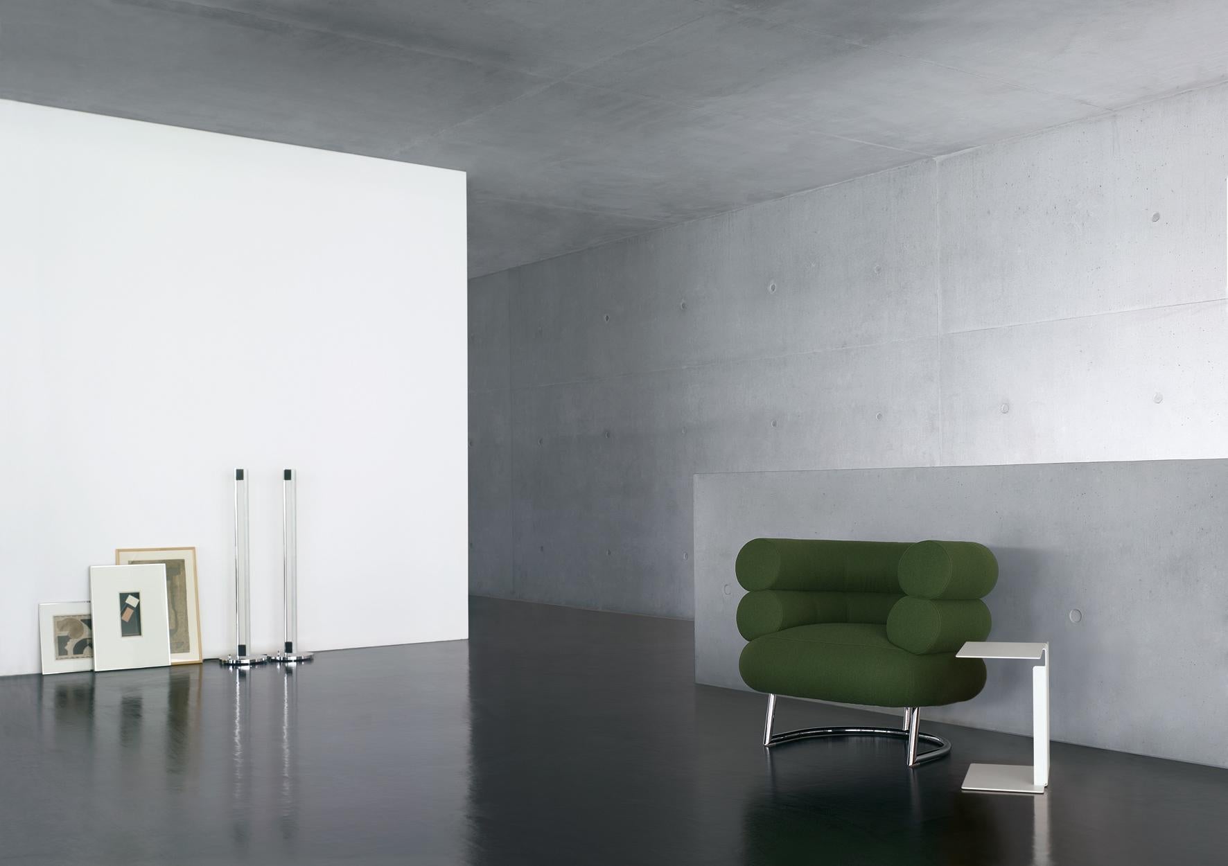 https://a.1stdibscdn.com/classicon-bibendum-armchair-in-black-leather-with-black-base-by-eileen-gray-for-sale-picture-6/12330573/f_138493011551421475506/Popinger_Bibendum_Tubelight_Diana_weiss_2_master.jpg
