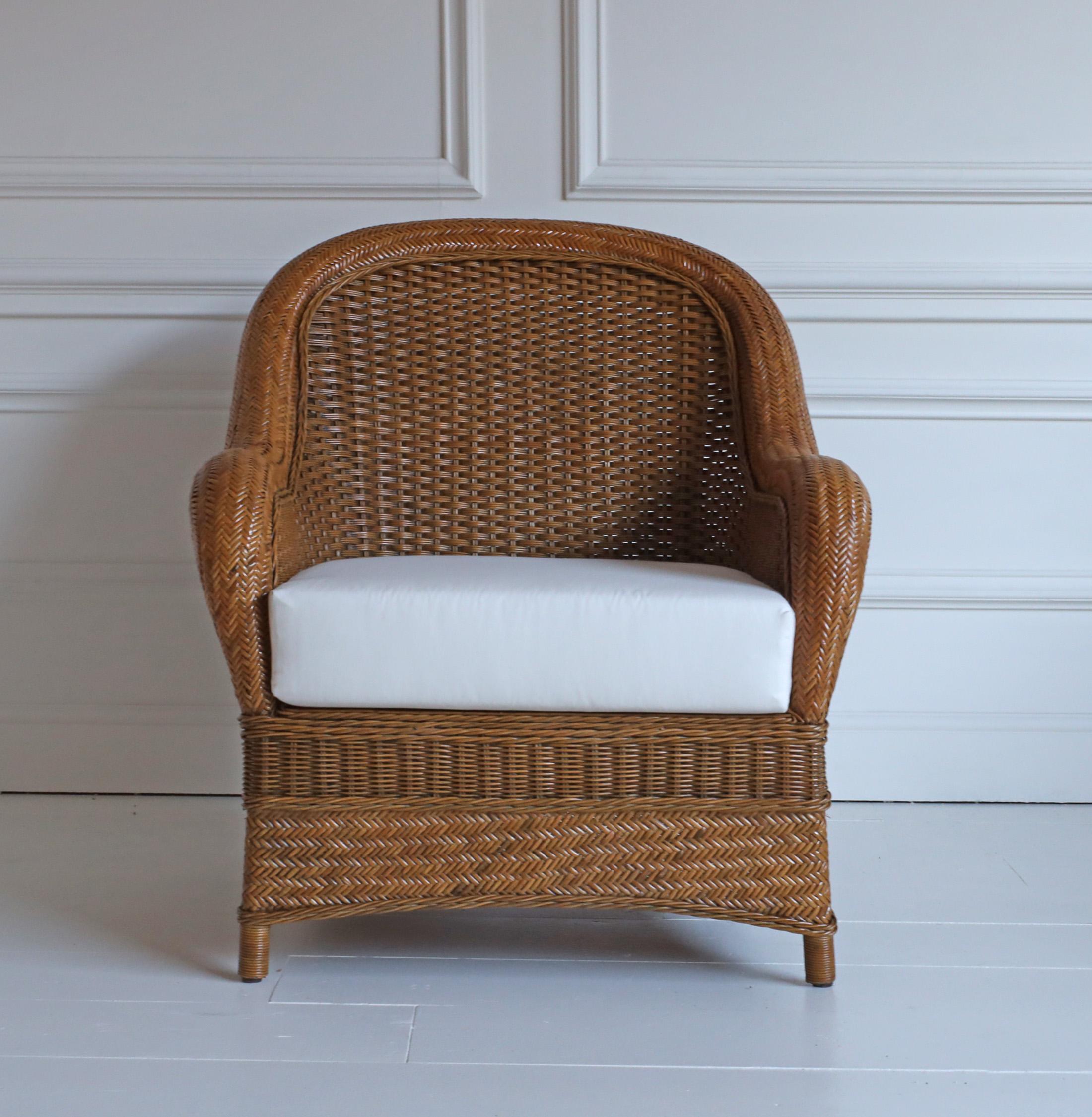 https://a.1stdibscdn.com/porto-cervo-rattan-armchair-for-sale-picture-3/f_97912/f_463343421755622016155/Porto_Cervo_LR_3__master.jpg