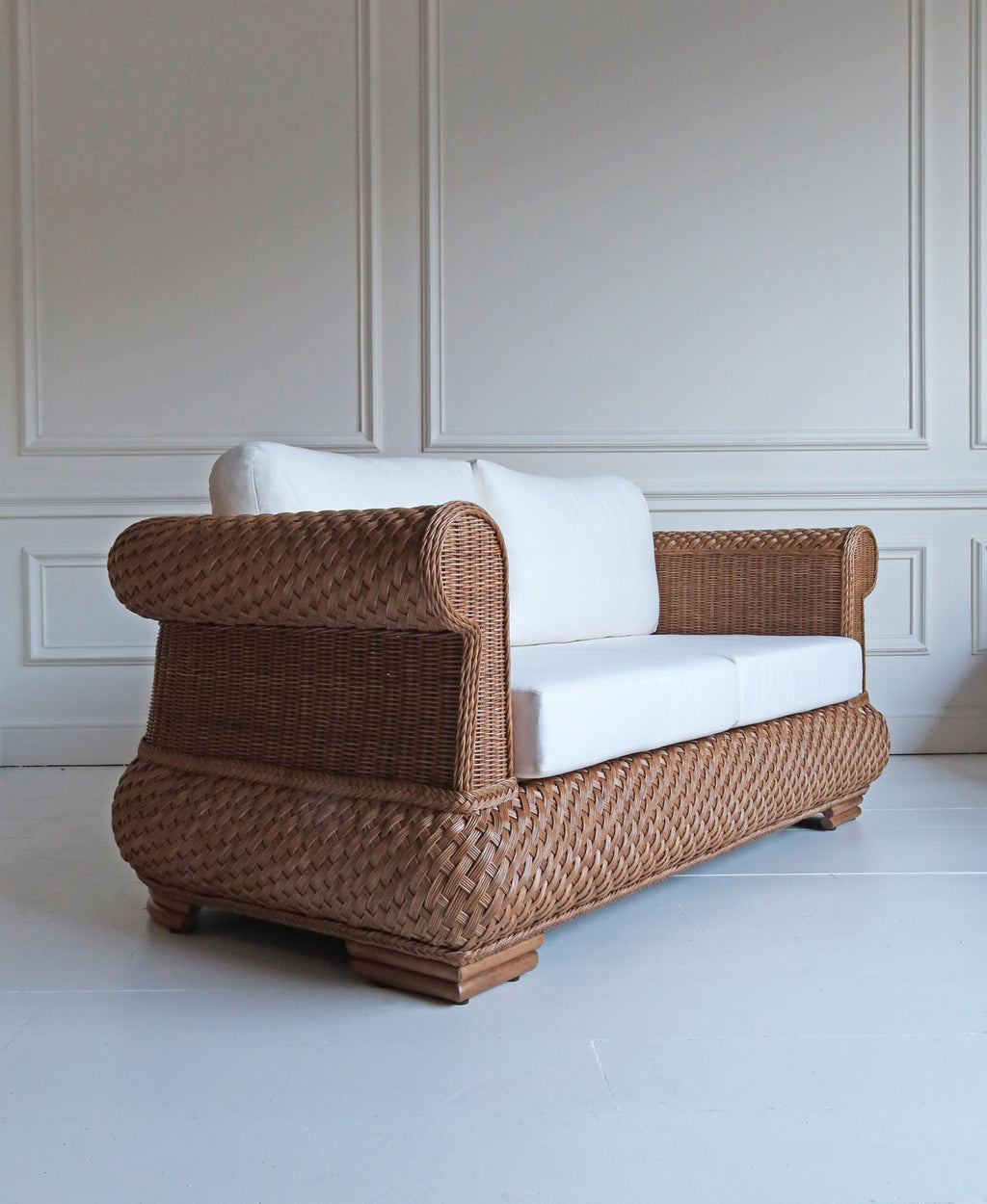 https://a.1stdibscdn.com/portofino-rattan-two-seater-sofa-for-sale-picture-4/f_97912/f_463326221755616533147/Portofino_2_Seater_LR_2__master.jpg