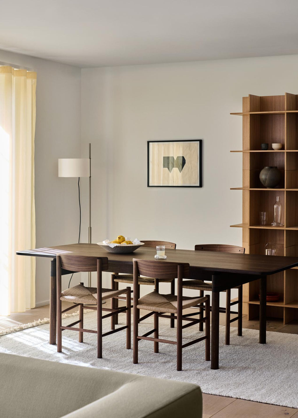 https://a.1stdibscdn.com/brge-mogensen-pair-of-j39-mogensen-chairs-natural-paper-cord-oiled-walnut-for-sale-picture-2/f_51432/f_456944121751462433425/PostTable_smokesOak_J39Walnut_DelphiVidar_locus_1__master.jpg